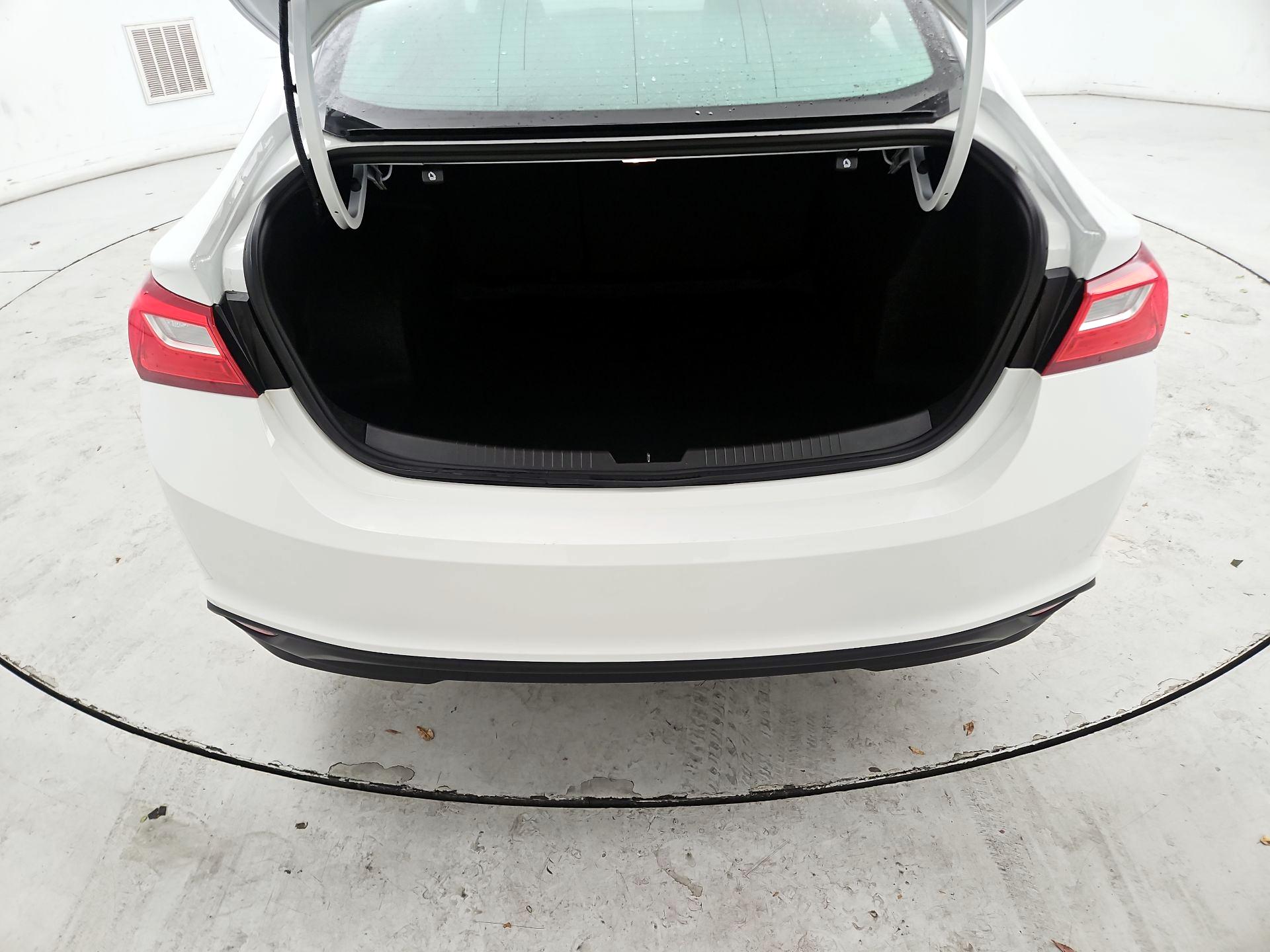 Thumbnail: 2023 Chevrolet Malibu - 20