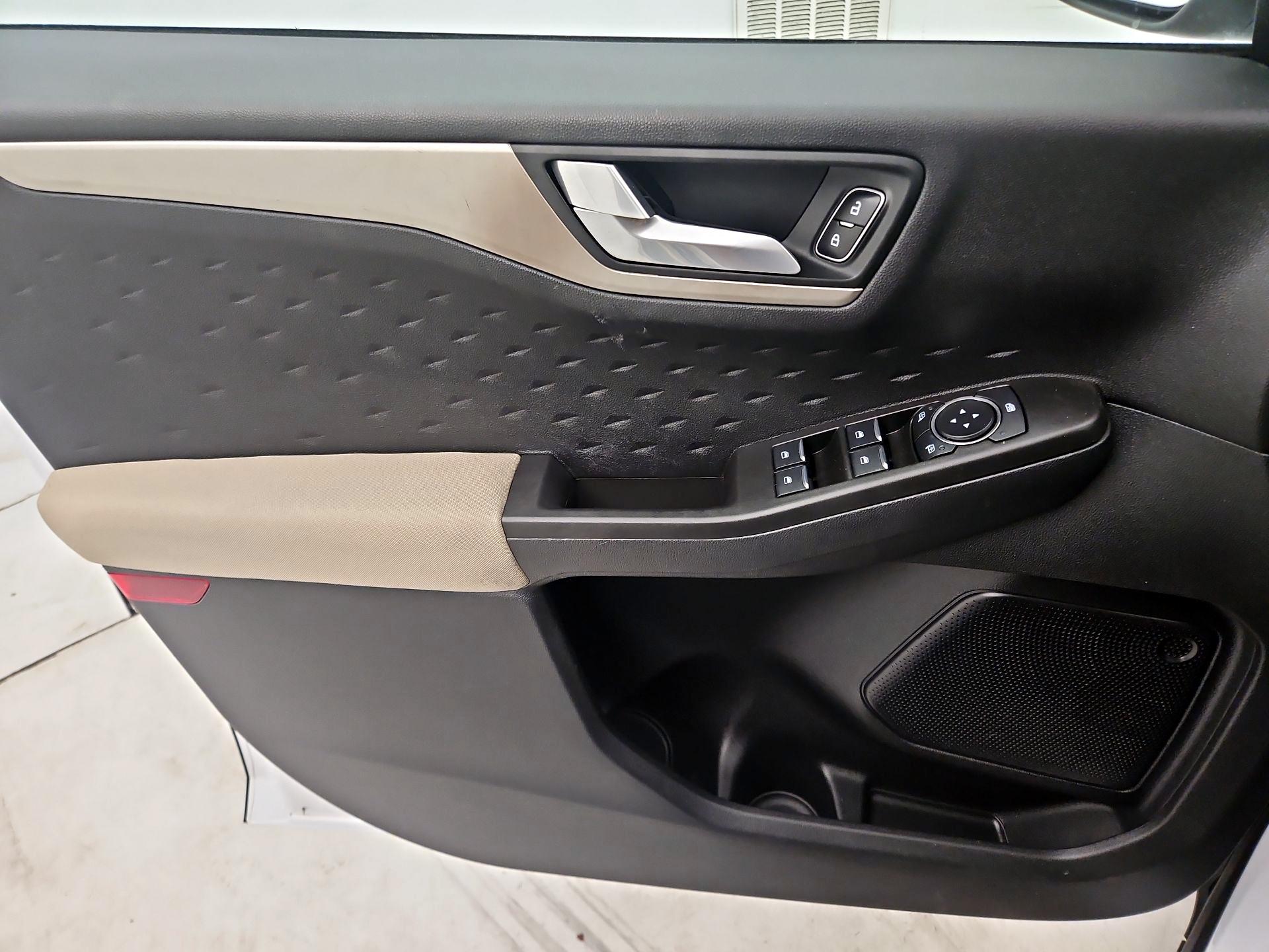 Thumbnail: 2020 Ford Escape - 12