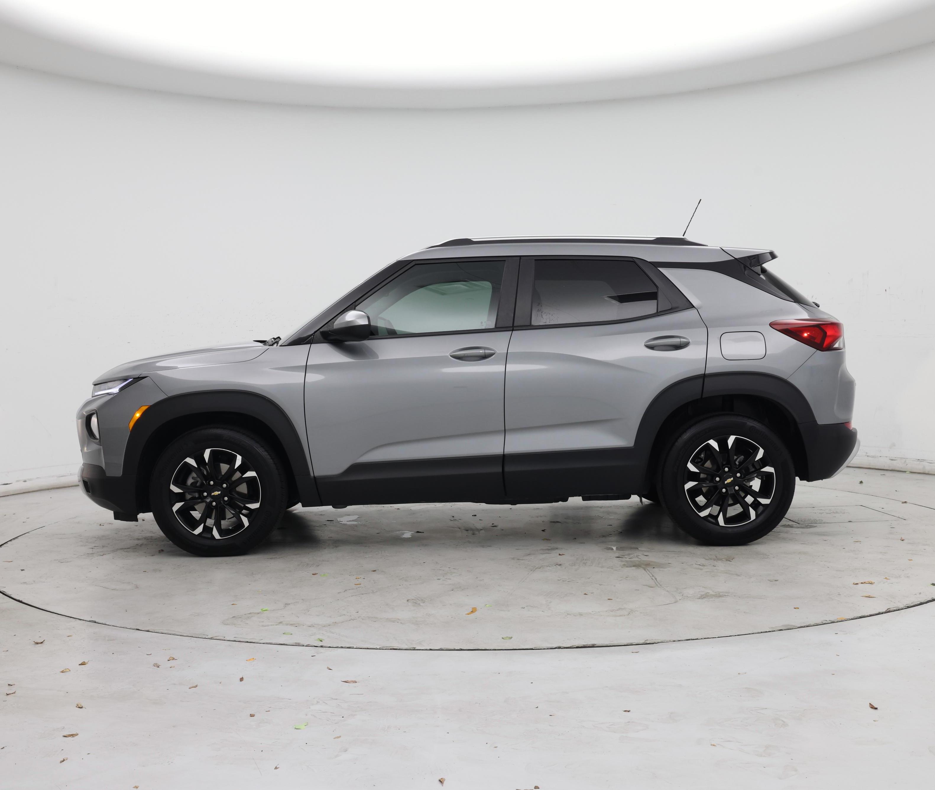 Thumbnail: 2023 Chevrolet TrailBlazer - 3