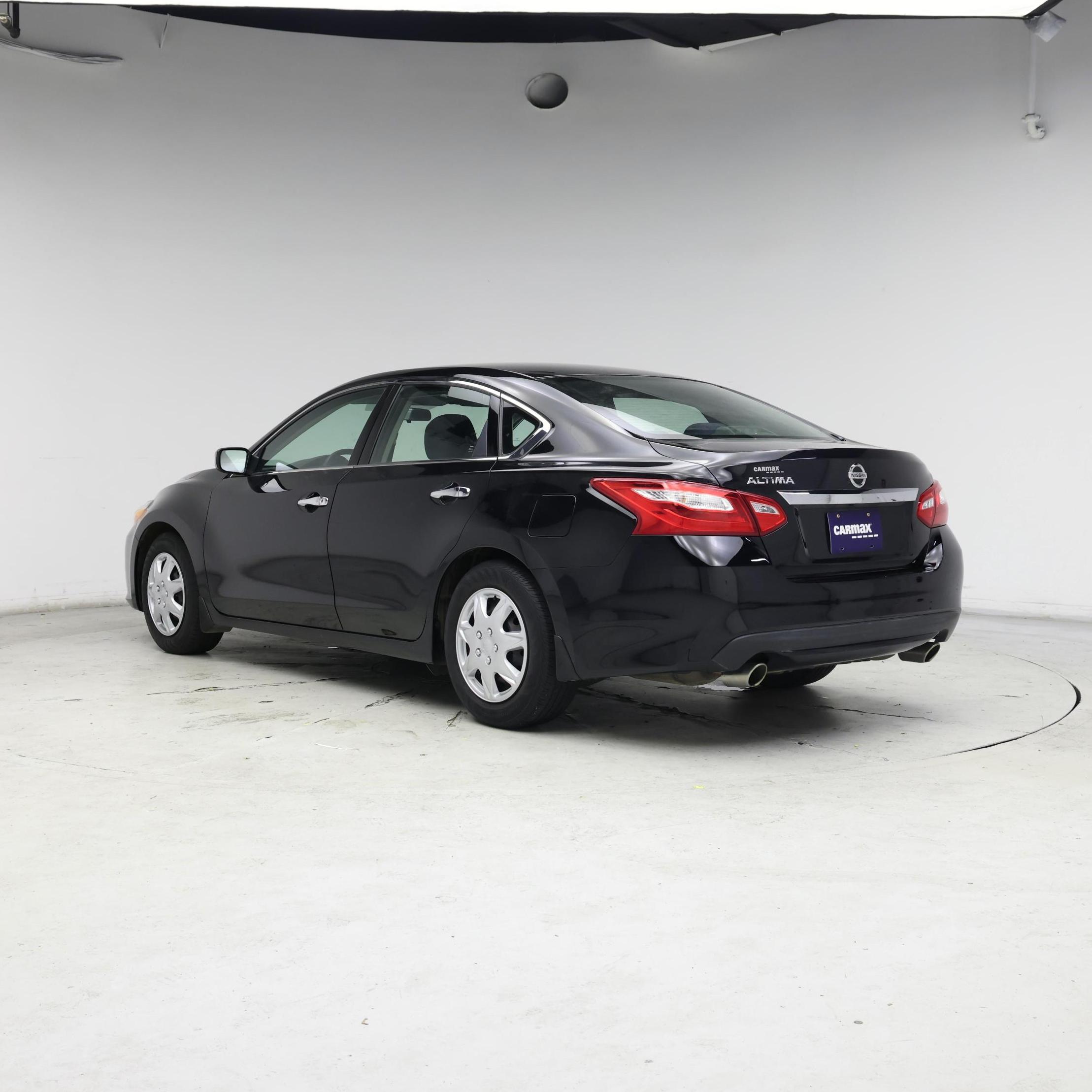 Thumbnail: 2016 Nissan Altima - 2