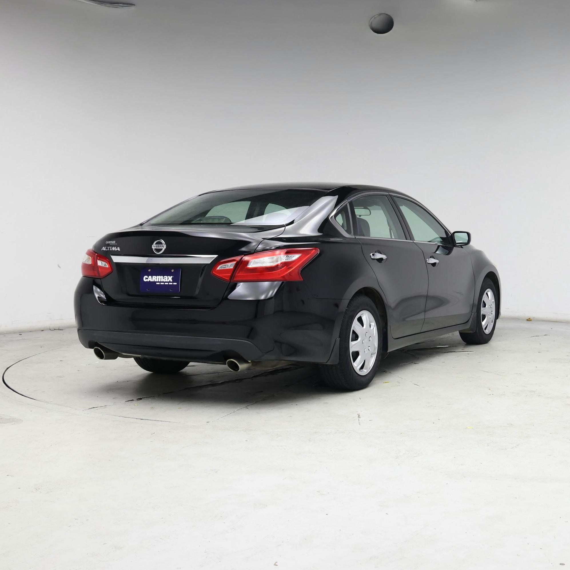 Thumbnail: 2016 Nissan Altima - 8