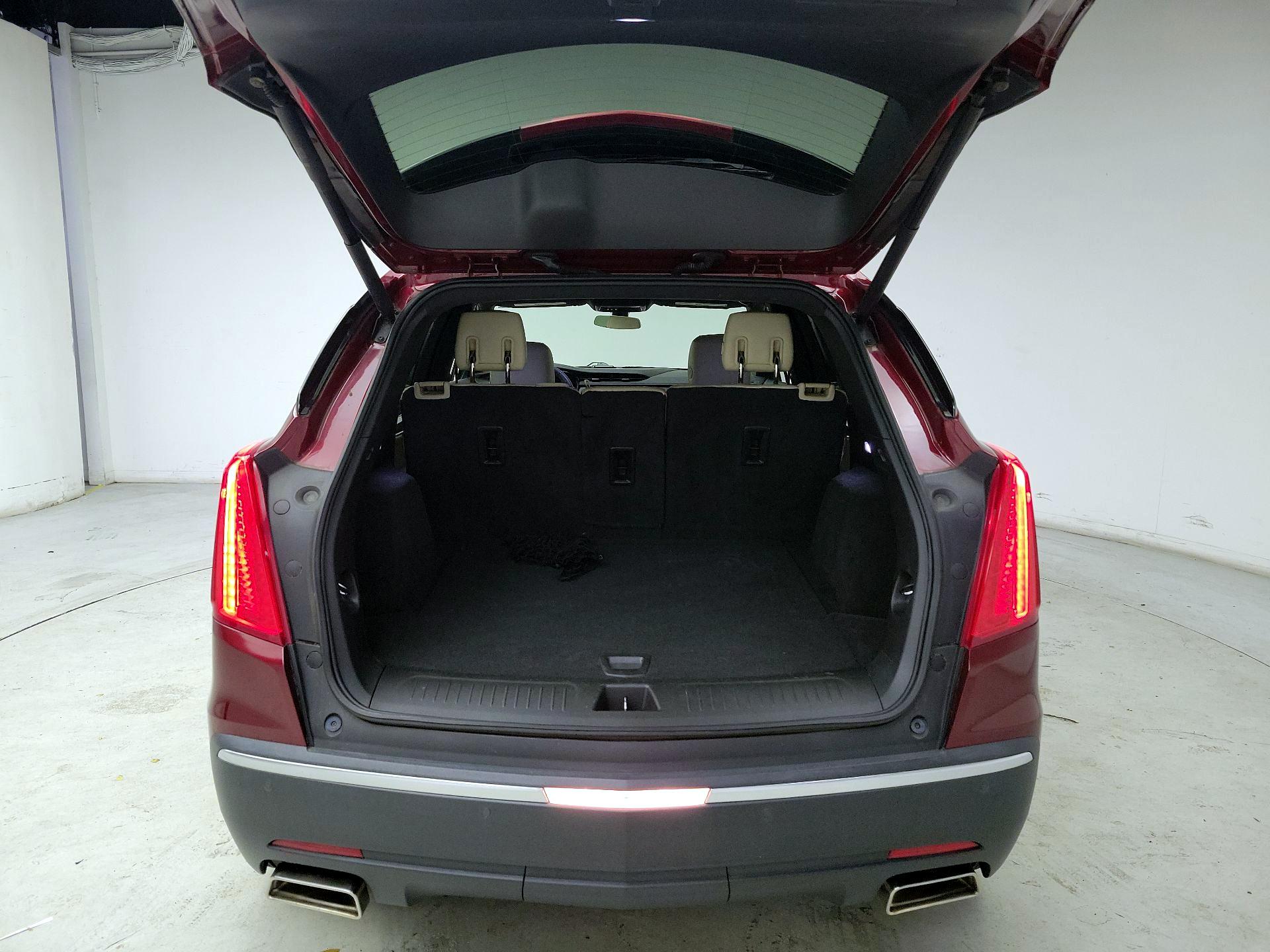 Thumbnail: 2017 Cadillac XT5 - 20