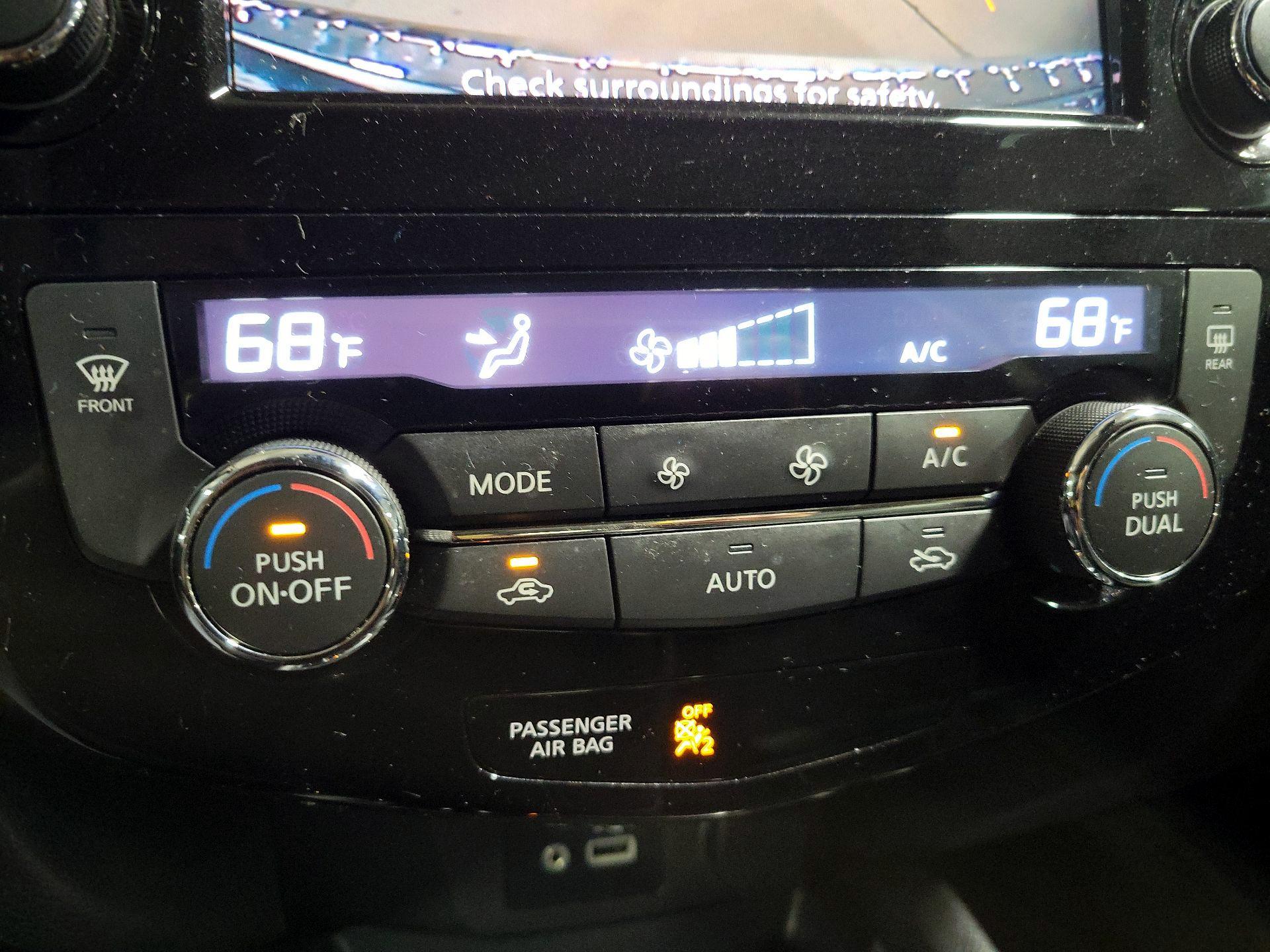 Thumbnail: 2019 Nissan Rogue Sport - 16