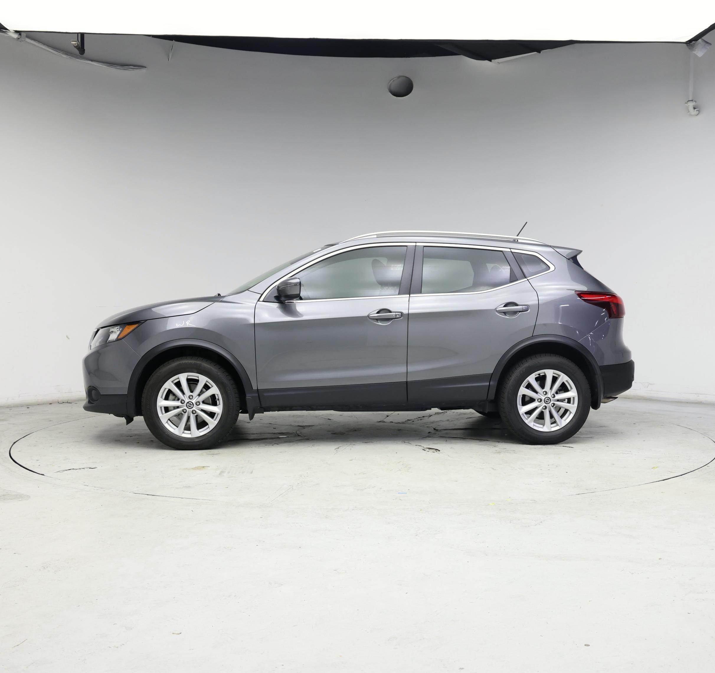 Thumbnail: 2019 Nissan Rogue Sport - 3