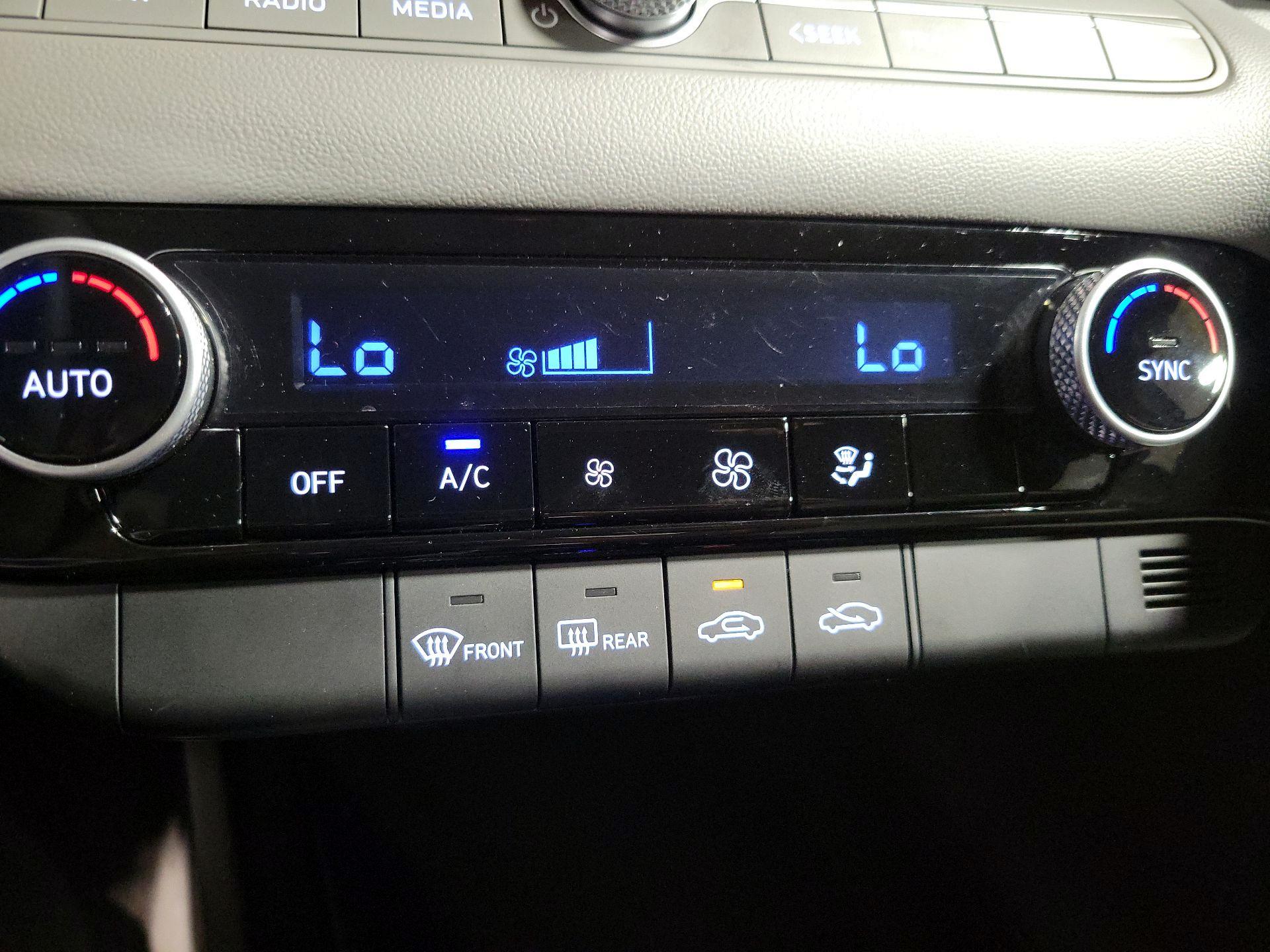 Thumbnail: 2024 Hyundai Elantra - 17