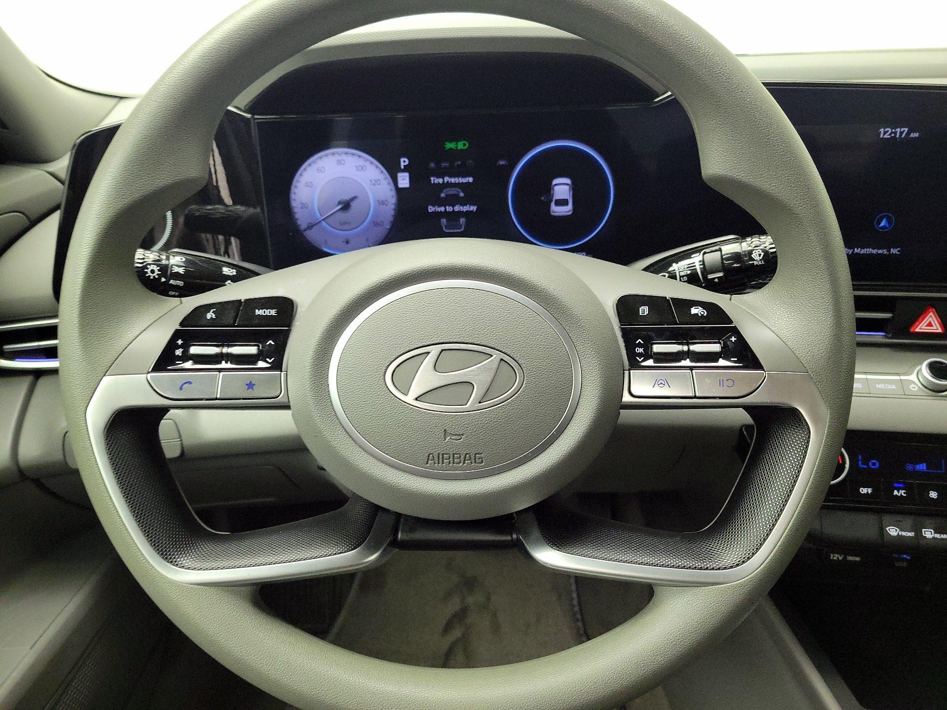 Thumbnail: 2024 Hyundai Elantra - 10