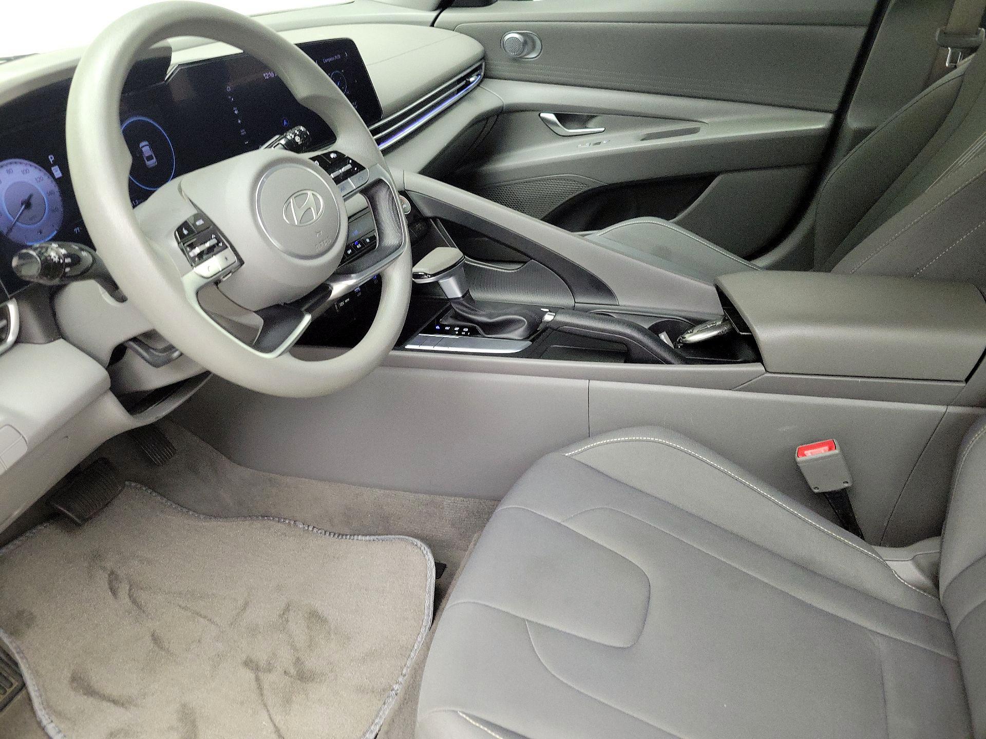 Thumbnail: 2024 Hyundai Elantra - 11
