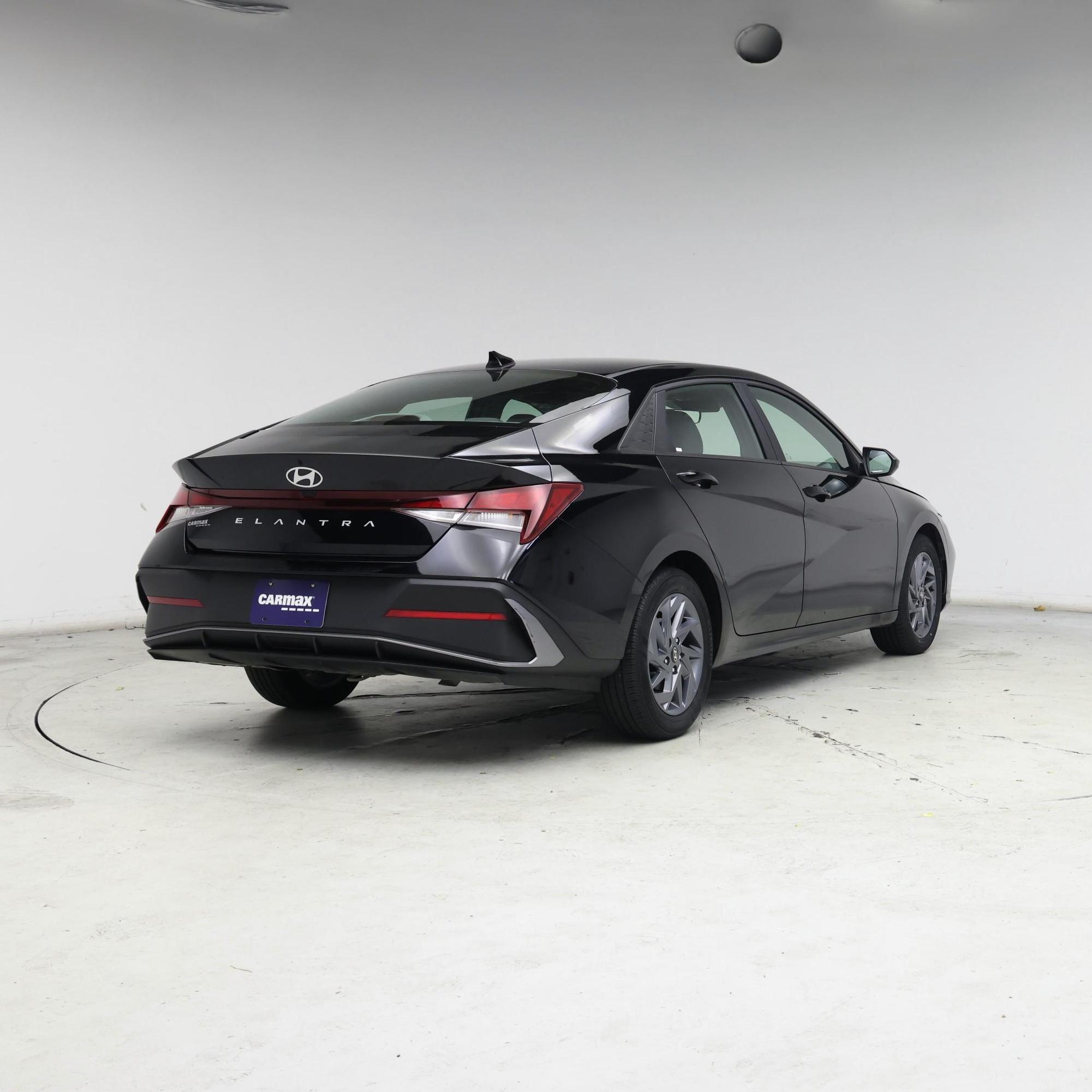 Thumbnail: 2024 Hyundai Elantra - 8