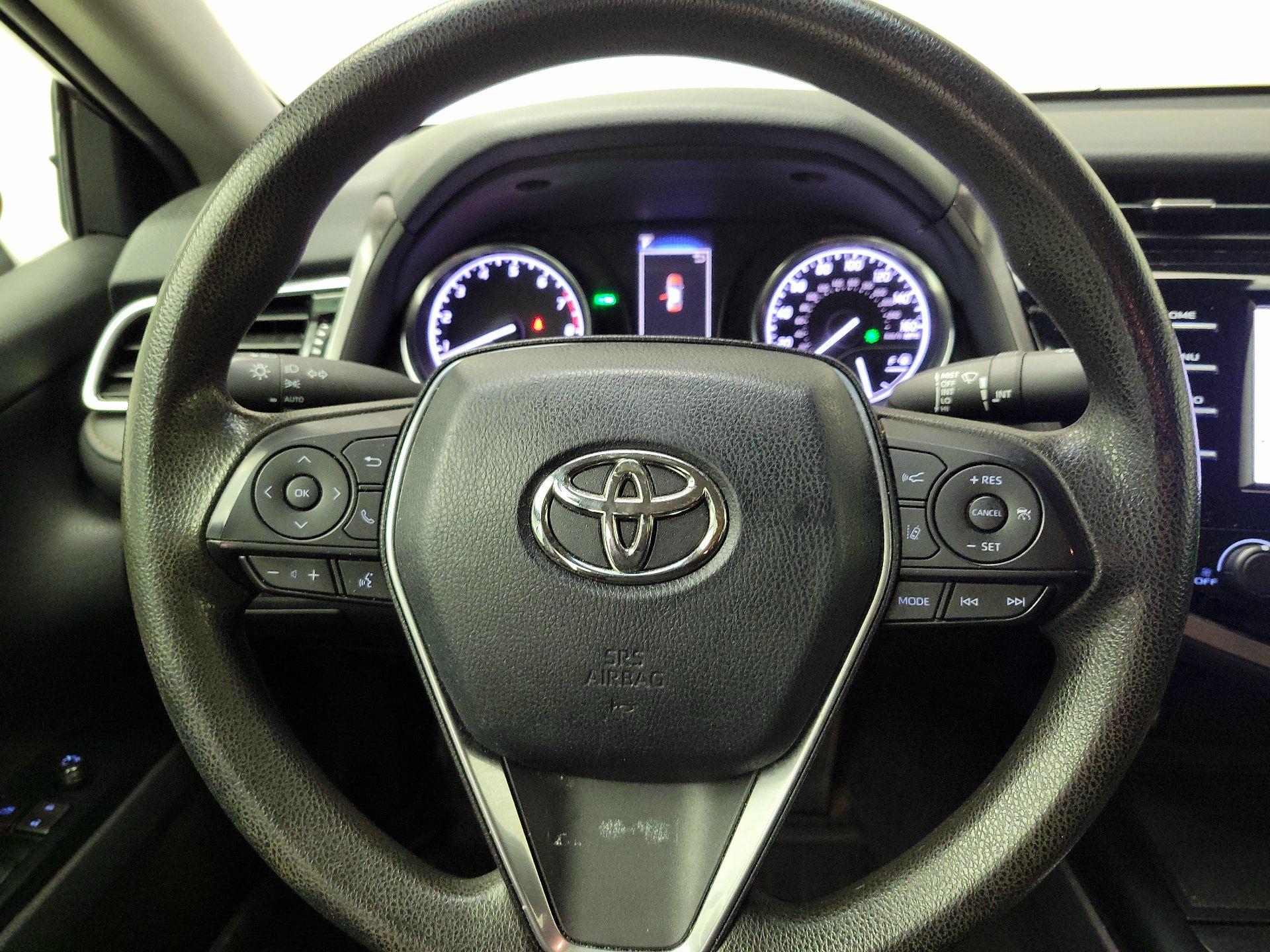 Thumbnail: 2018 Toyota Camry - 10