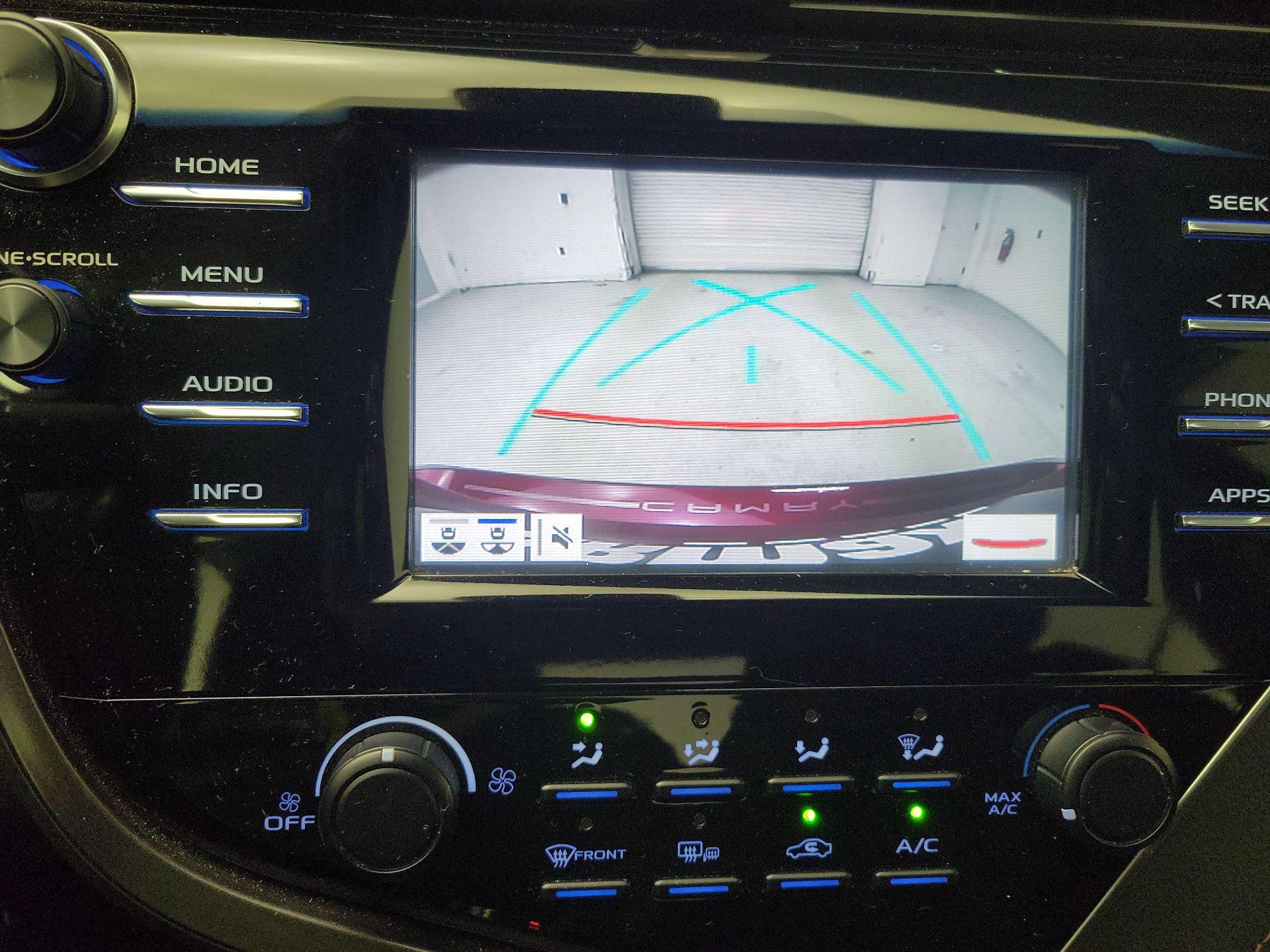 Thumbnail: 2018 Toyota Camry - 13