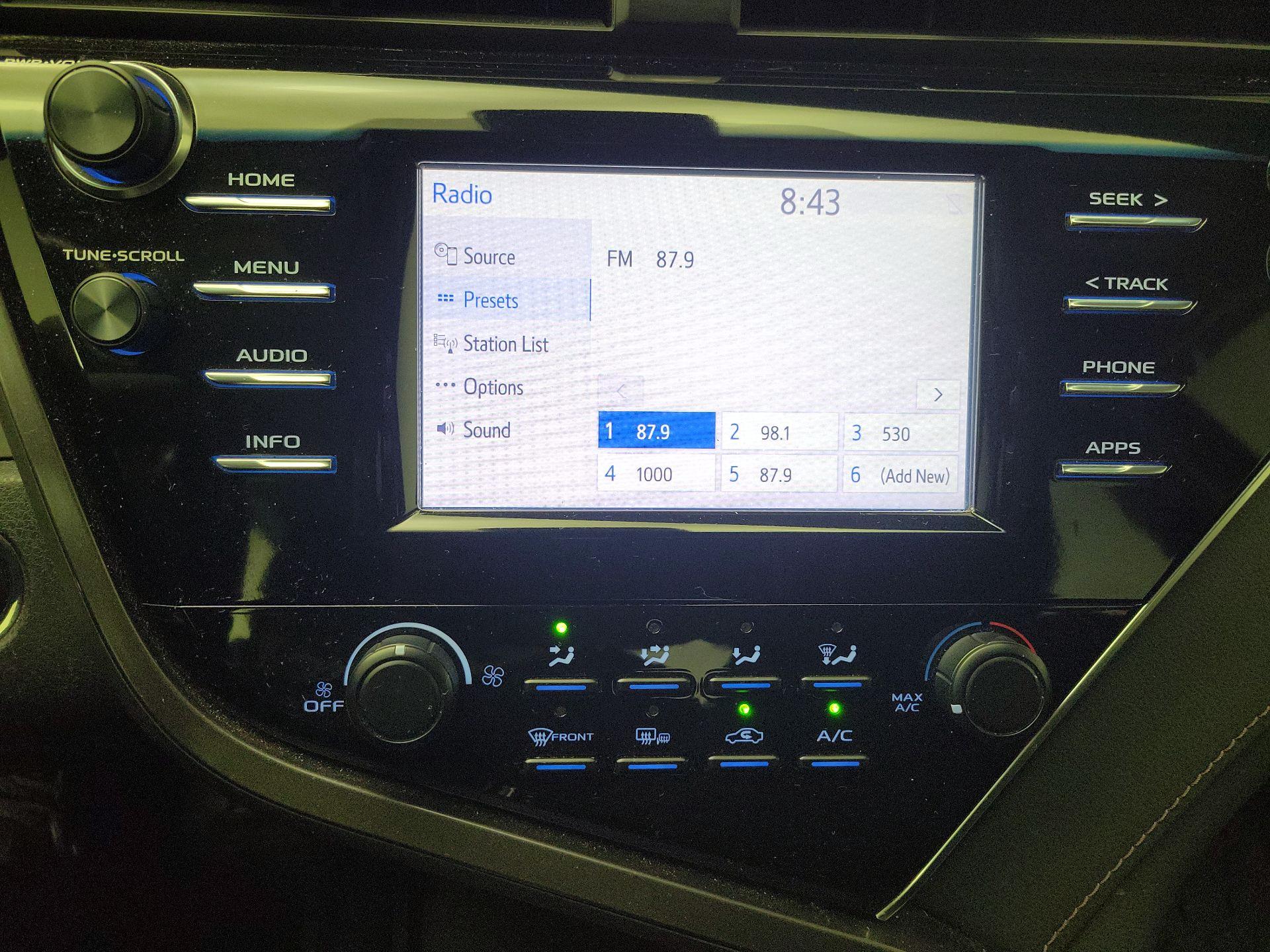 Thumbnail: 2018 Toyota Camry - 14