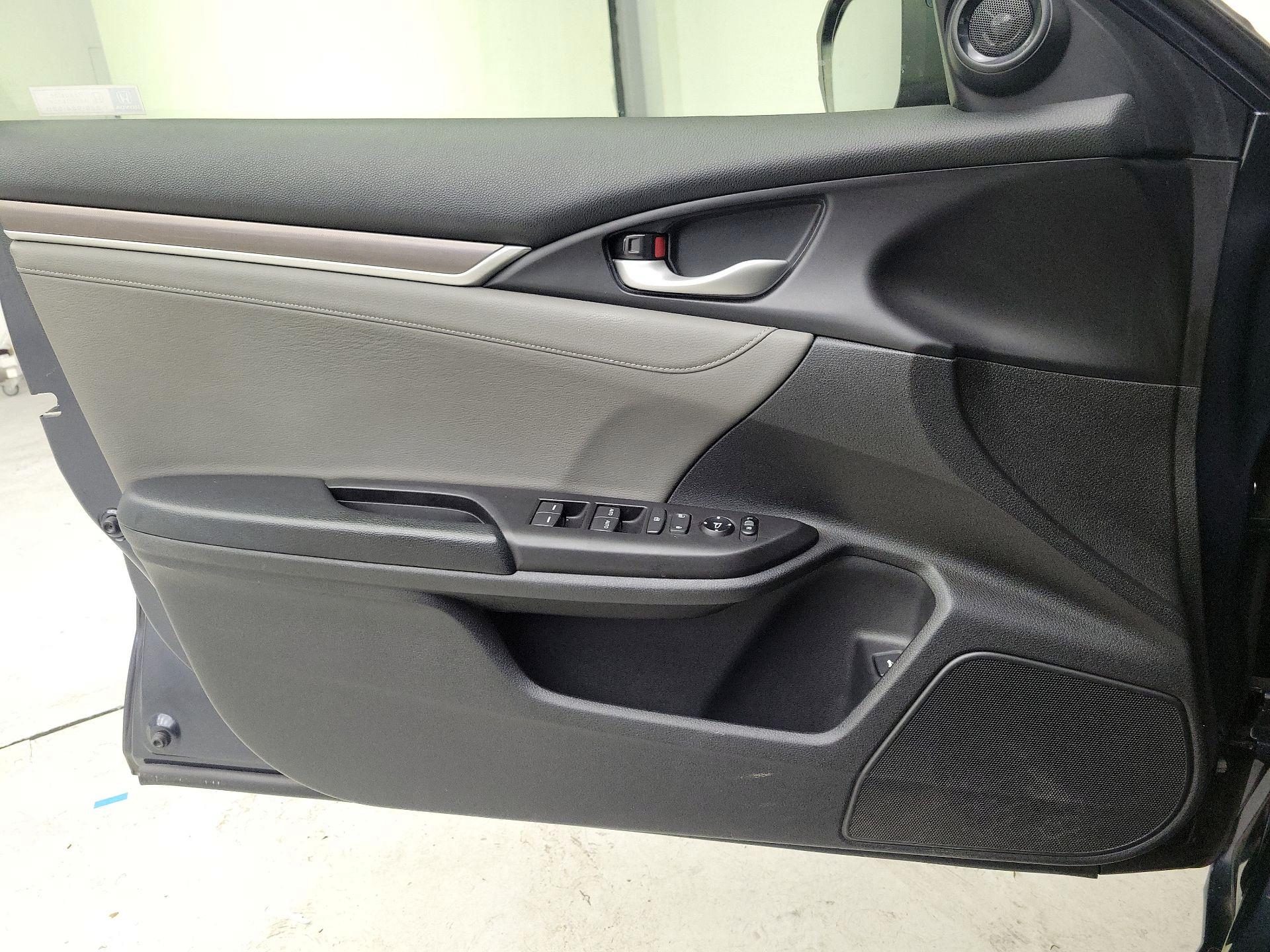 Thumbnail: 2019 Honda Civic - 12