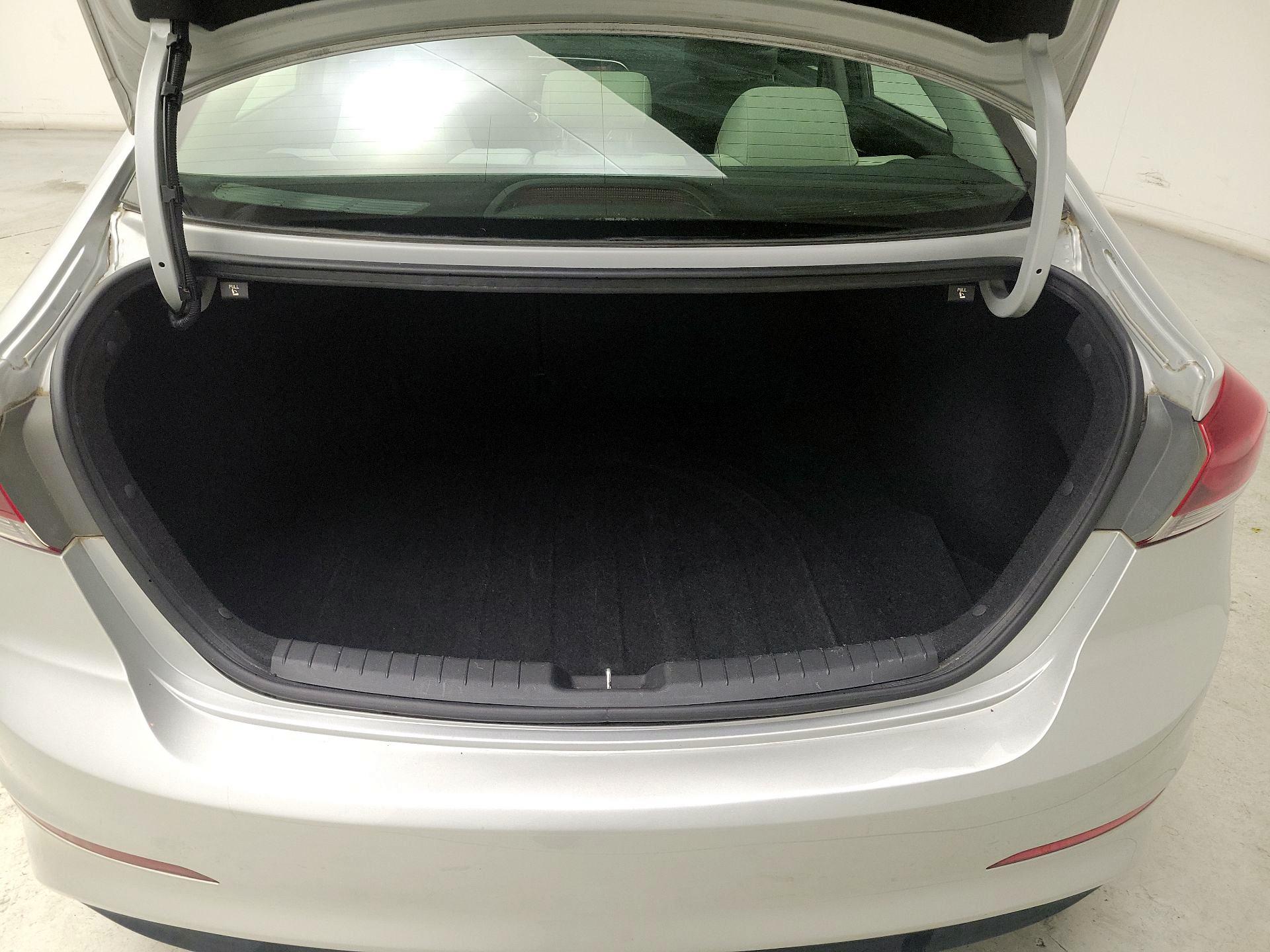 Thumbnail: 2018 Hyundai Elantra - 20