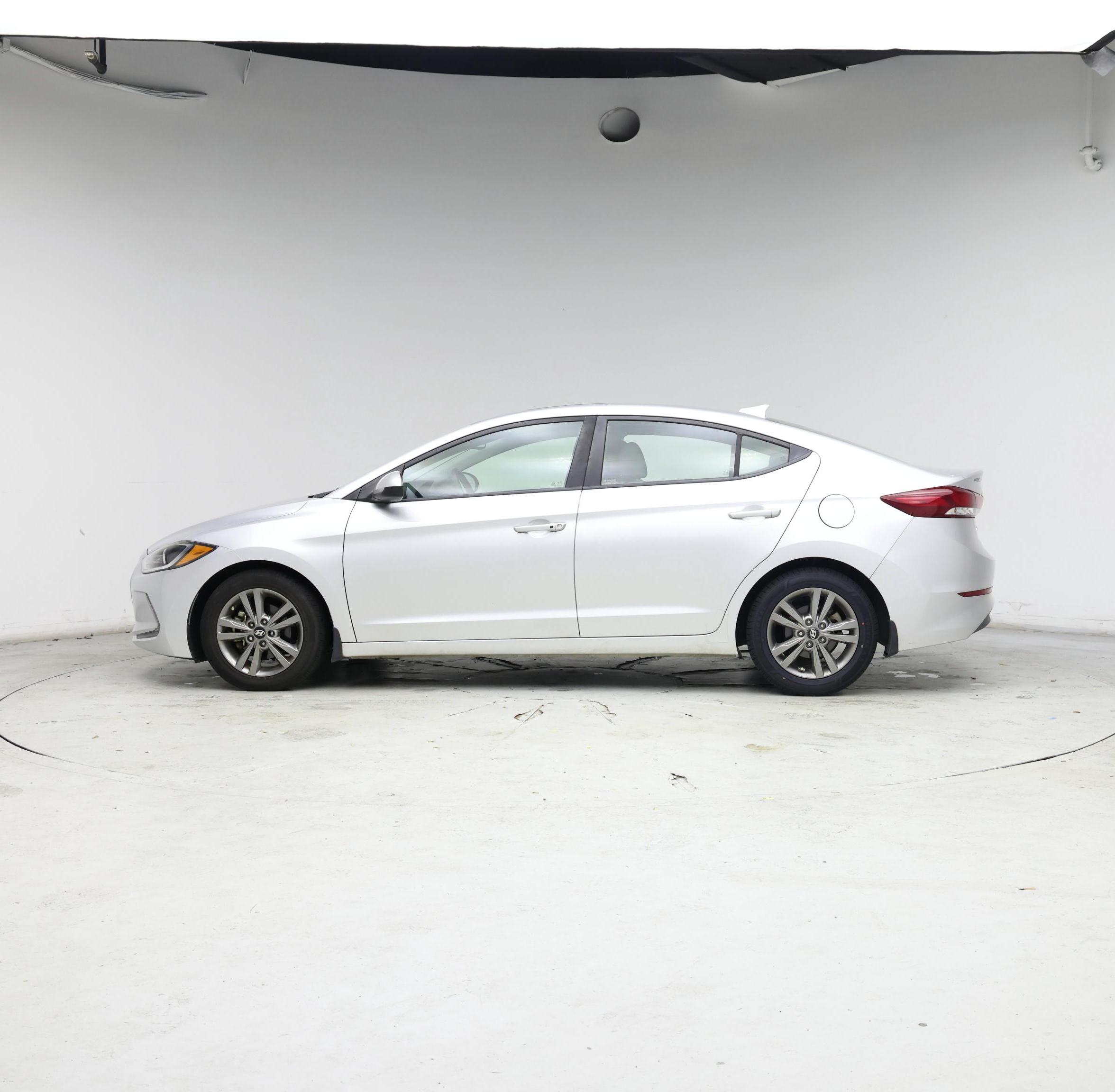 Thumbnail: 2018 Hyundai Elantra - 3