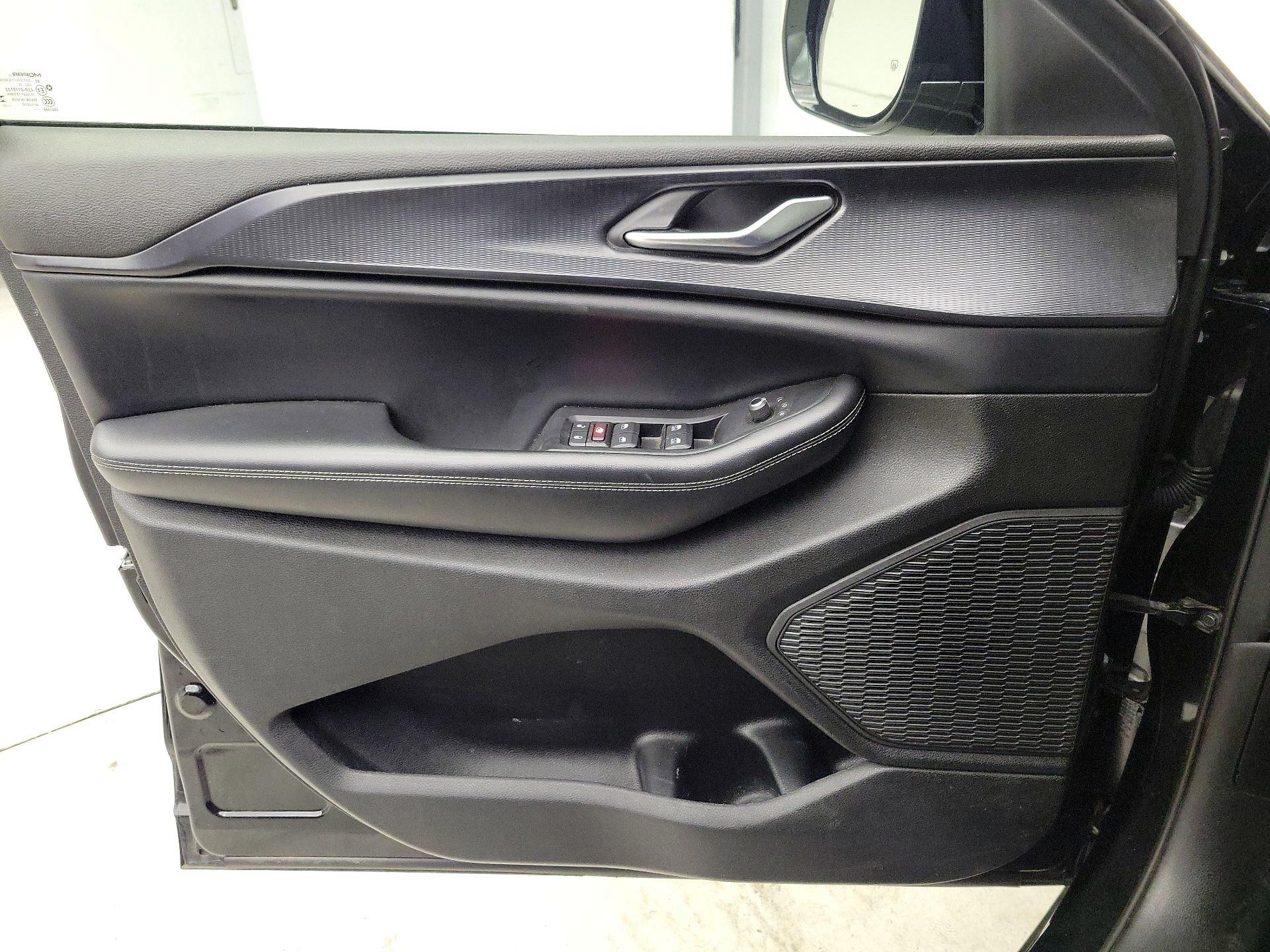 Thumbnail: 2023 Jeep Grand Cherokee - 12