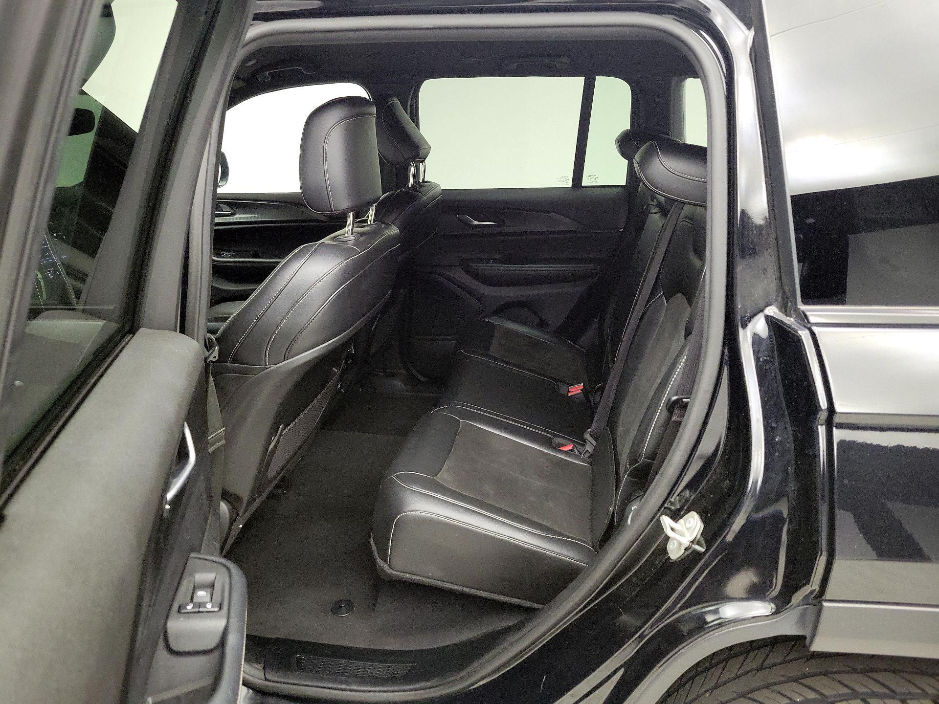 Thumbnail: 2023 Jeep Grand Cherokee - 19