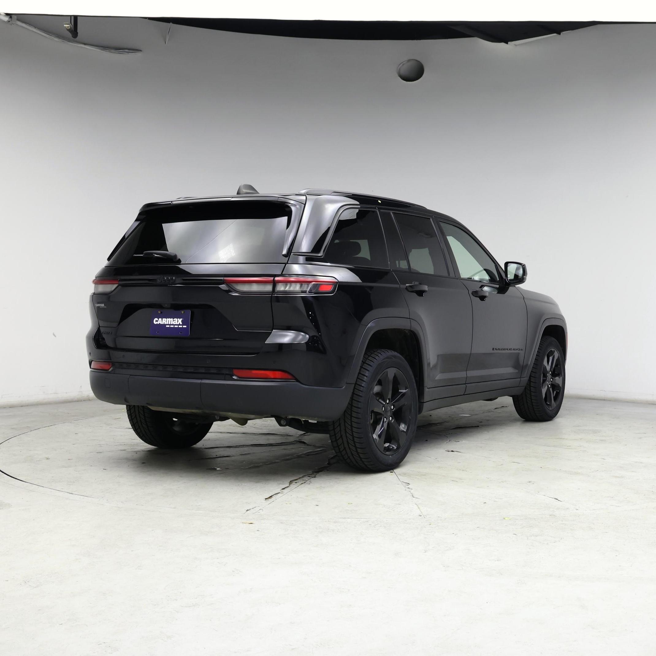 Thumbnail: 2023 Jeep Grand Cherokee - 8