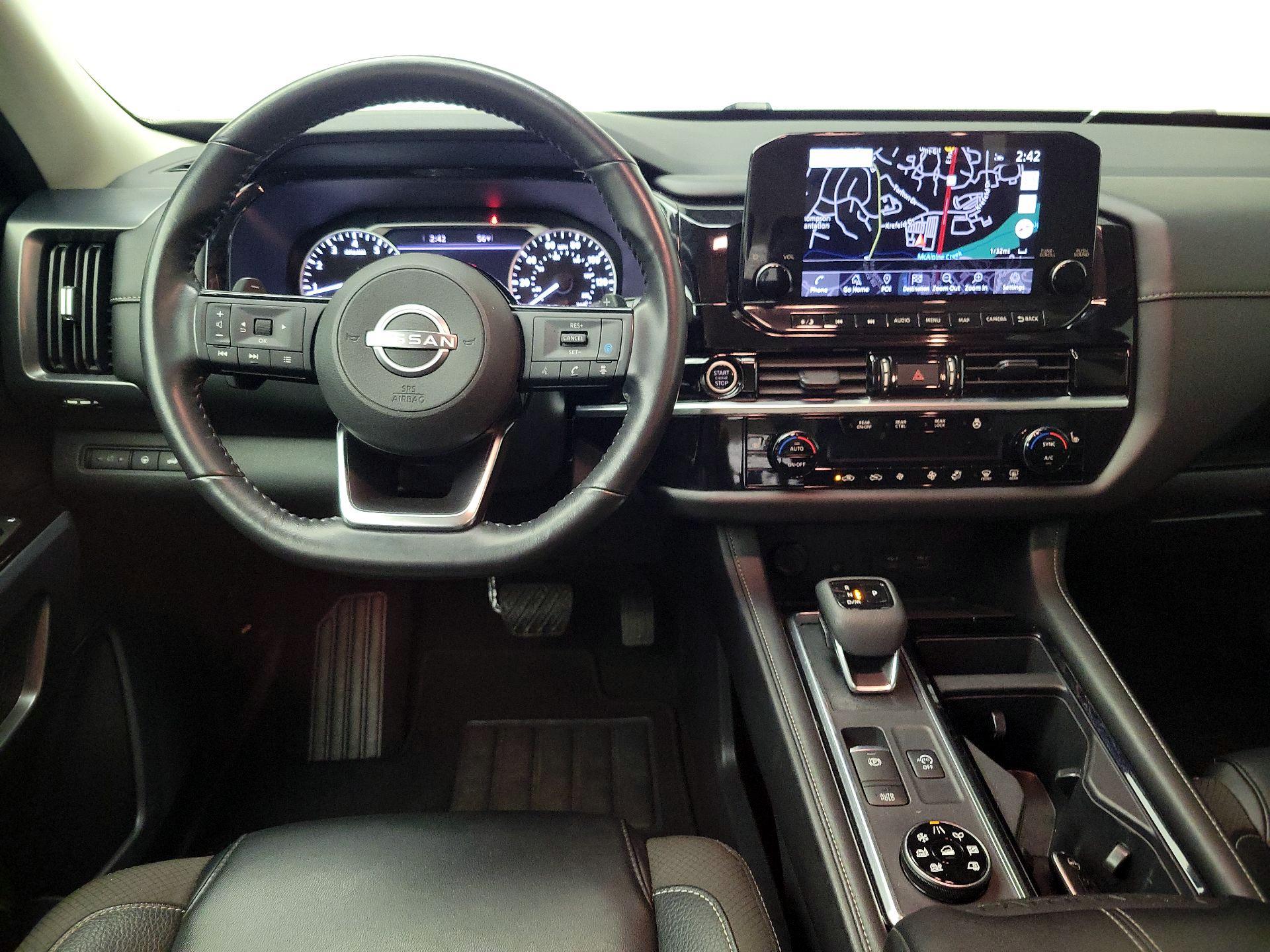 Thumbnail: 2023 Nissan Pathfinder - 10