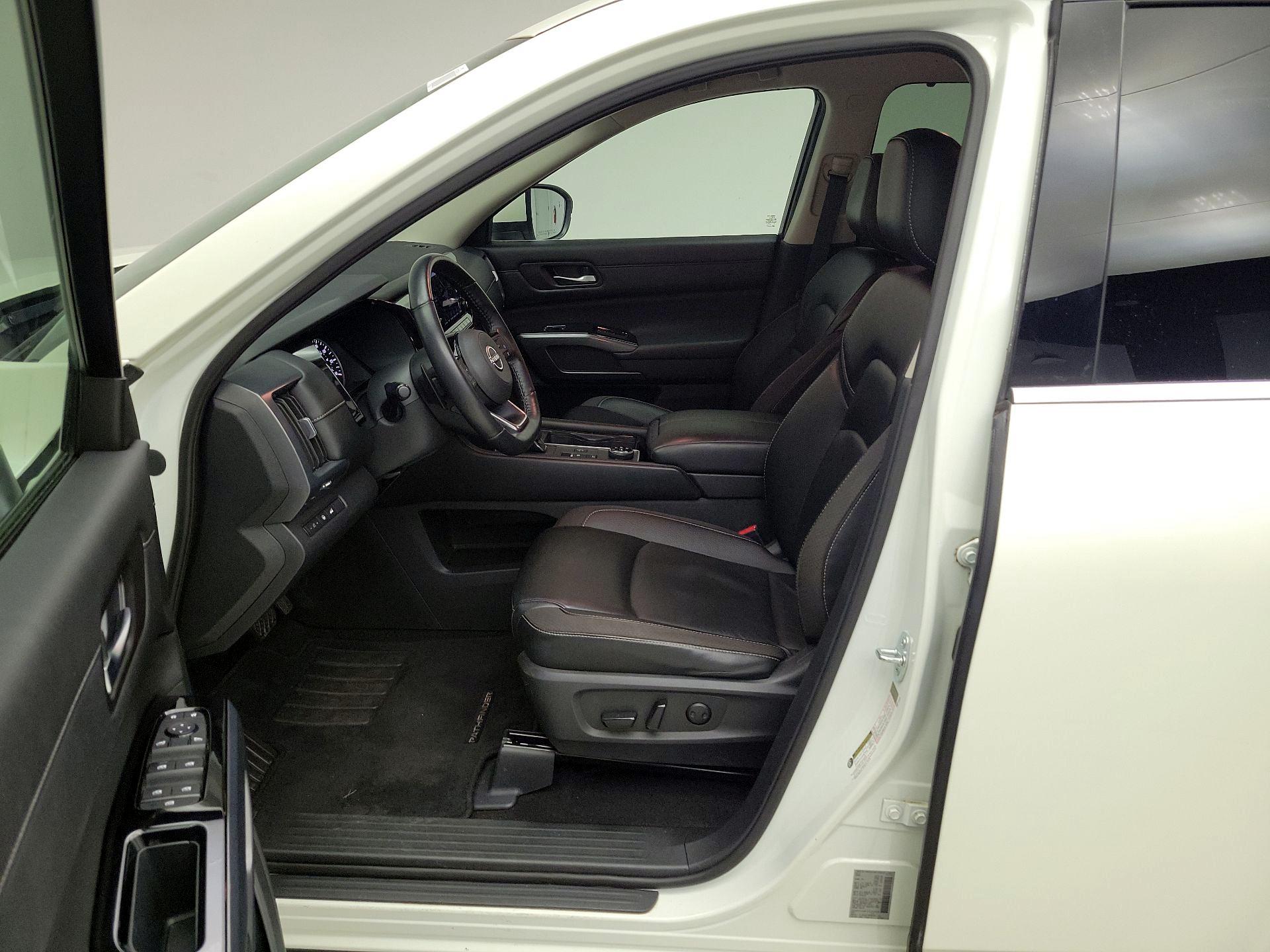 Thumbnail: 2023 Nissan Pathfinder - 11