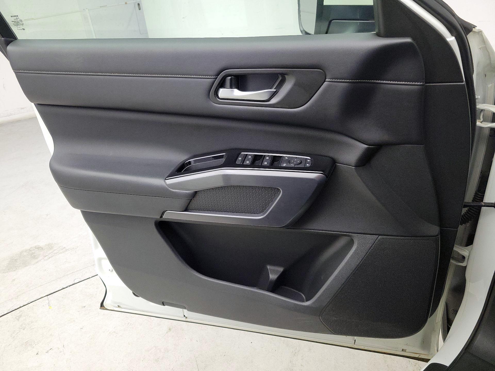 Thumbnail: 2023 Nissan Pathfinder - 12