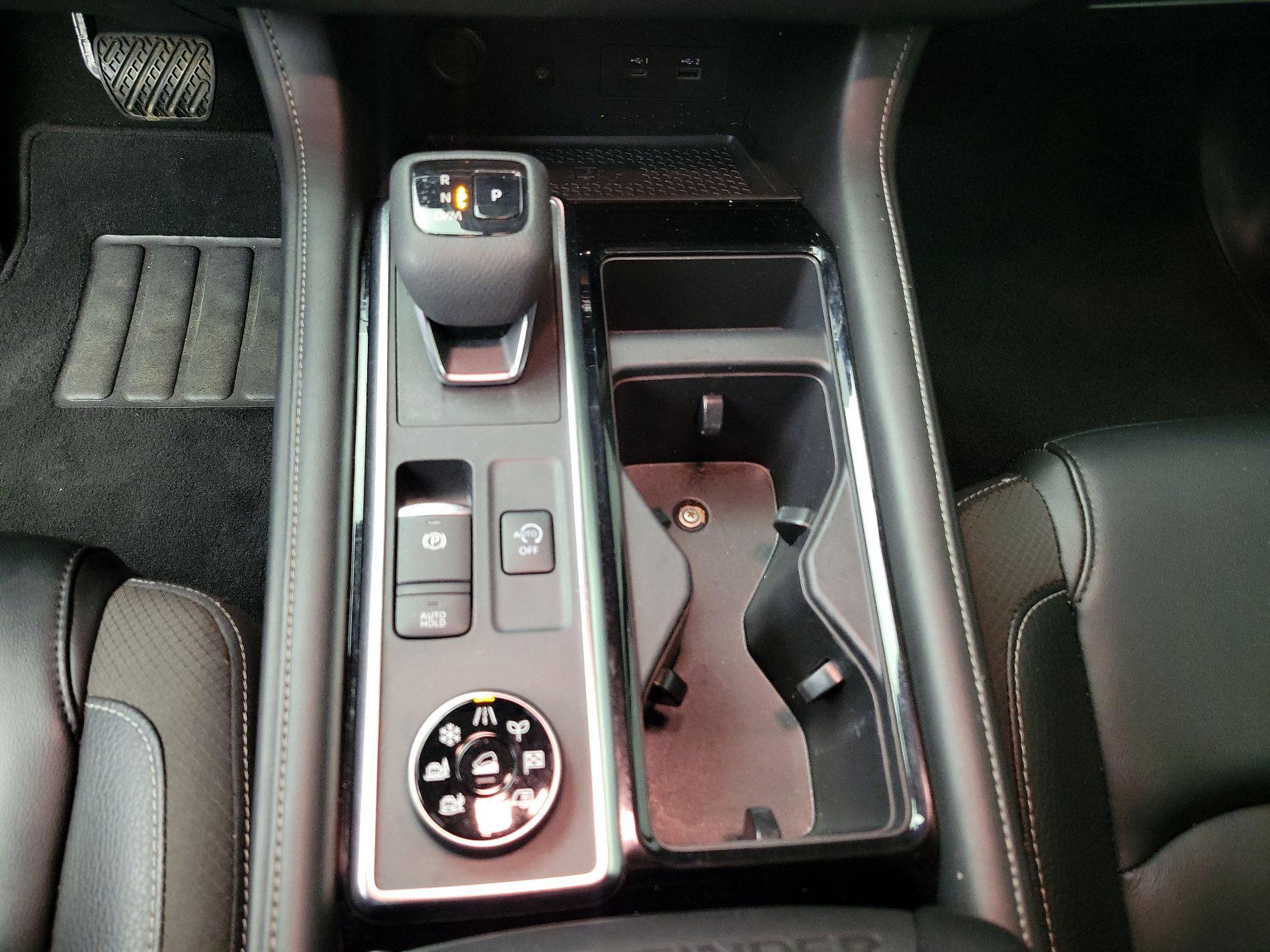 Thumbnail: 2023 Nissan Pathfinder - 18