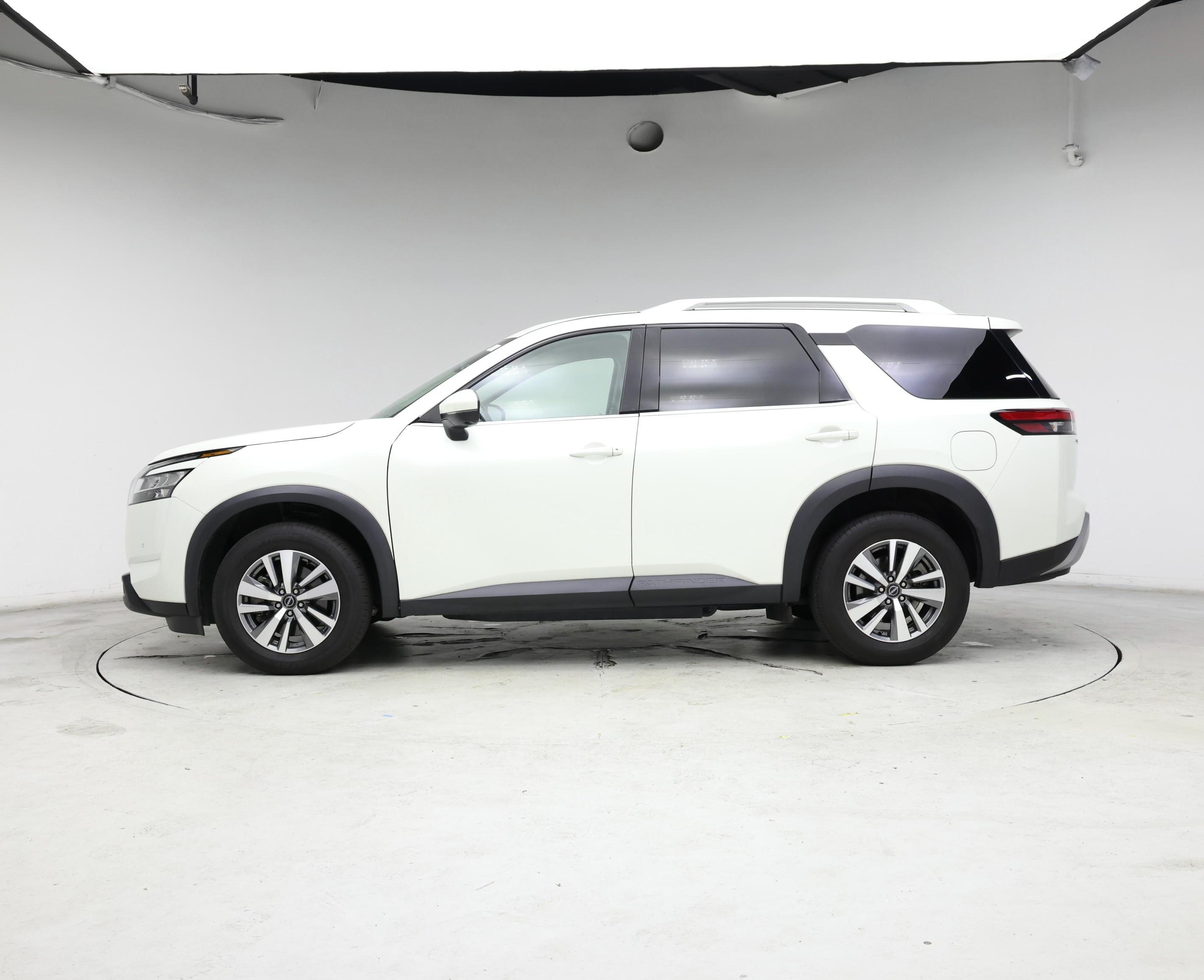 Thumbnail: 2023 Nissan Pathfinder - 3