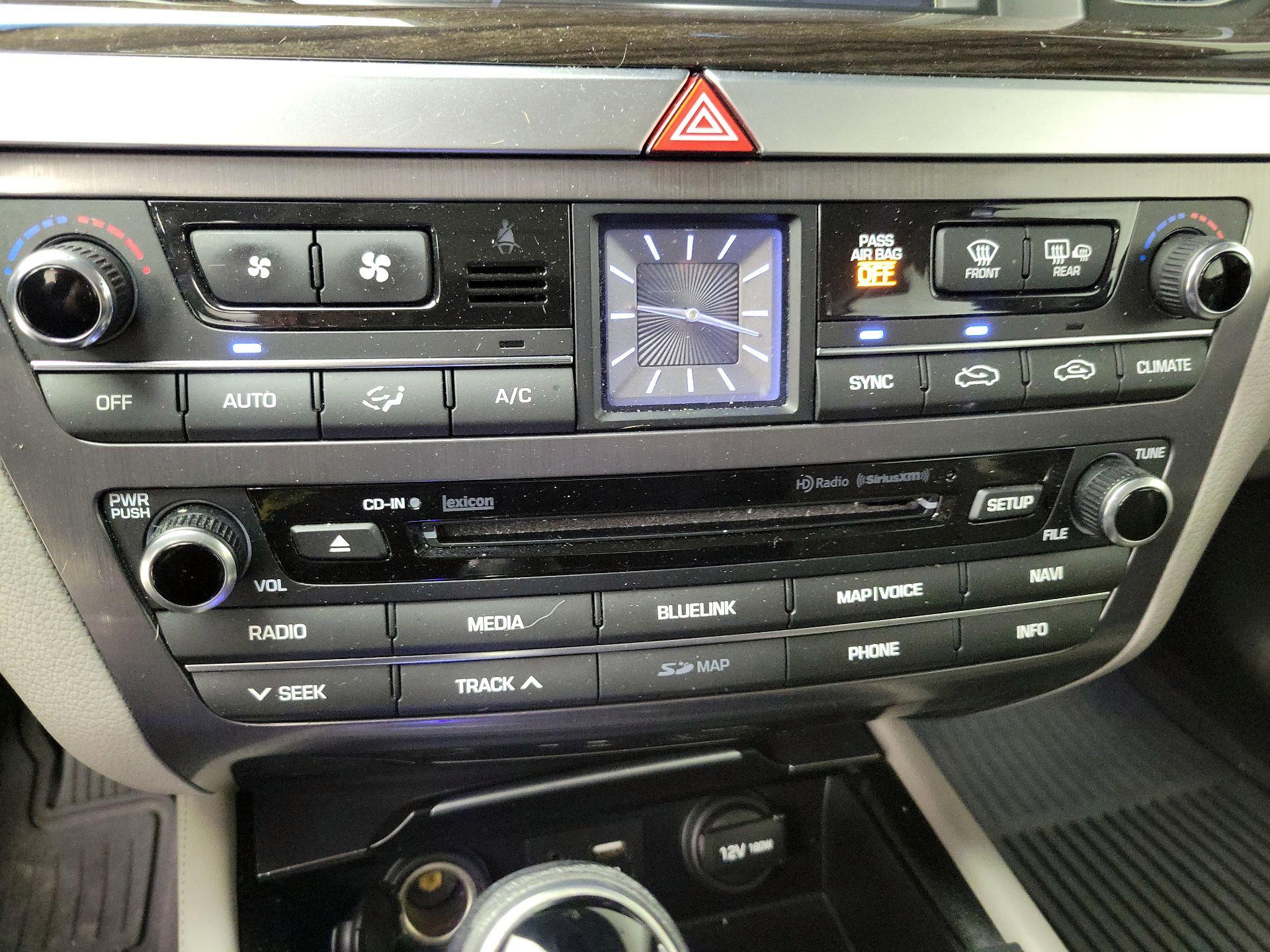 Thumbnail: 2015 Hyundai Genesis - 16