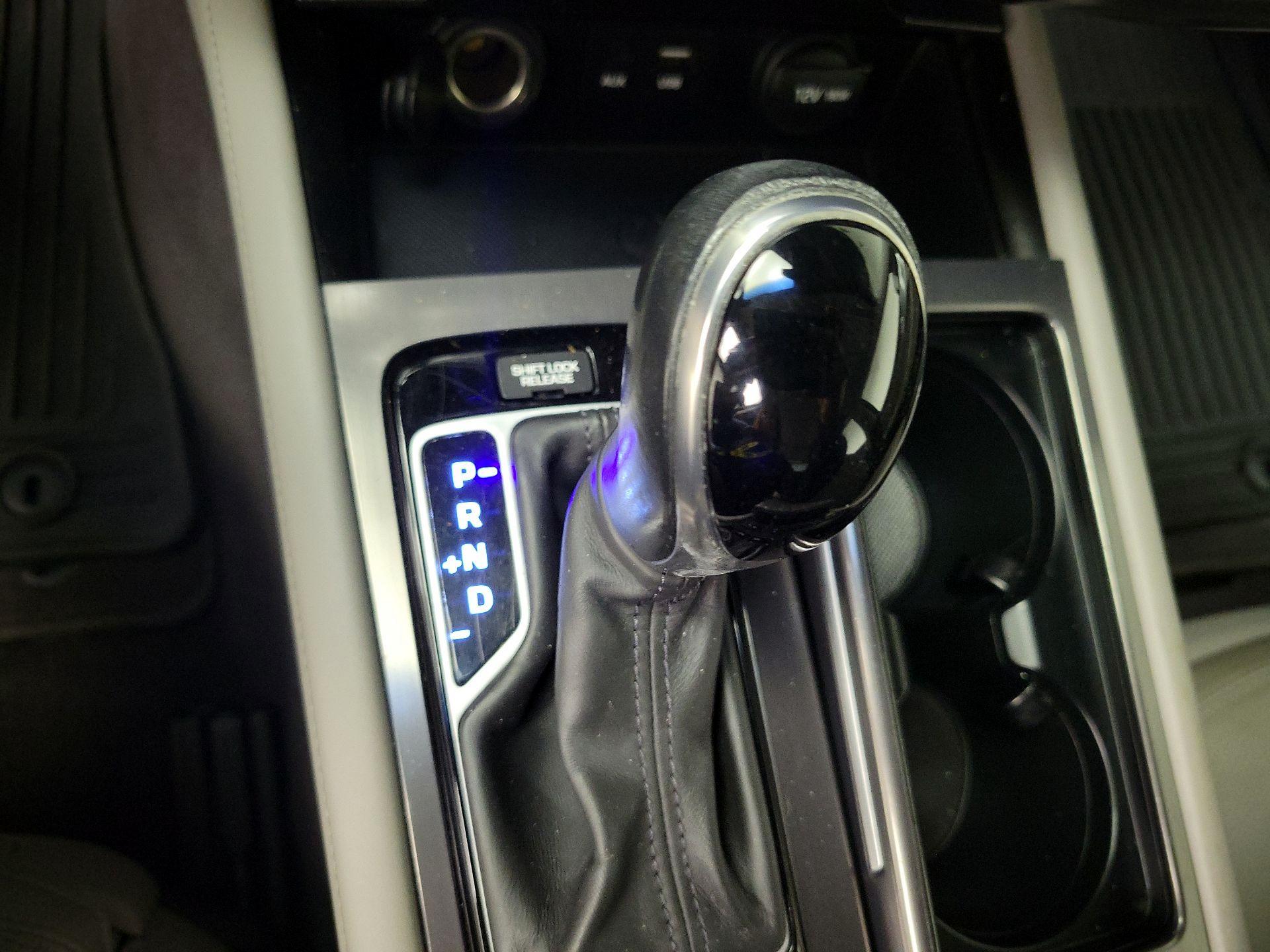 Thumbnail: 2015 Hyundai Genesis - 17