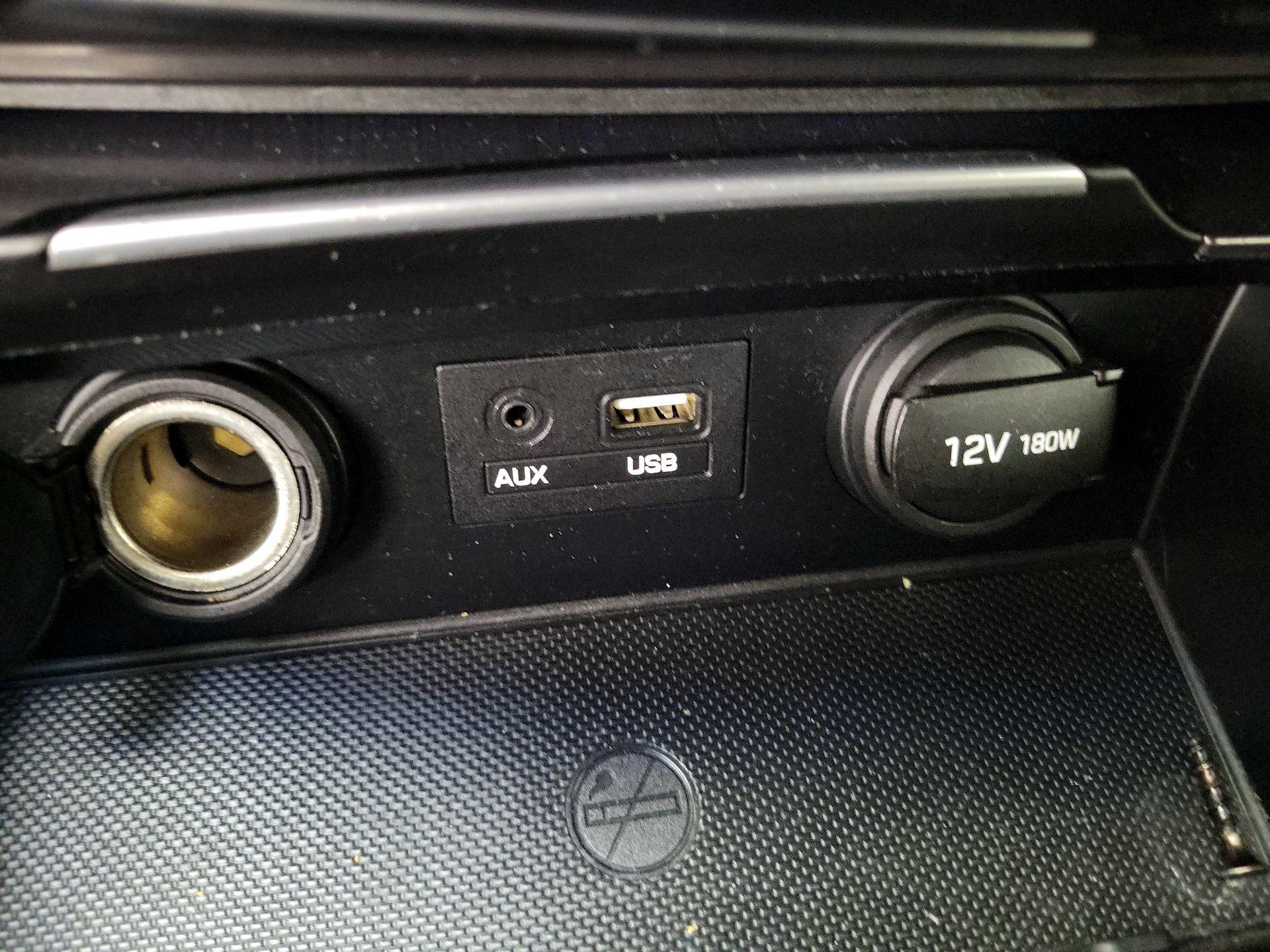 Thumbnail: 2015 Hyundai Genesis - 18