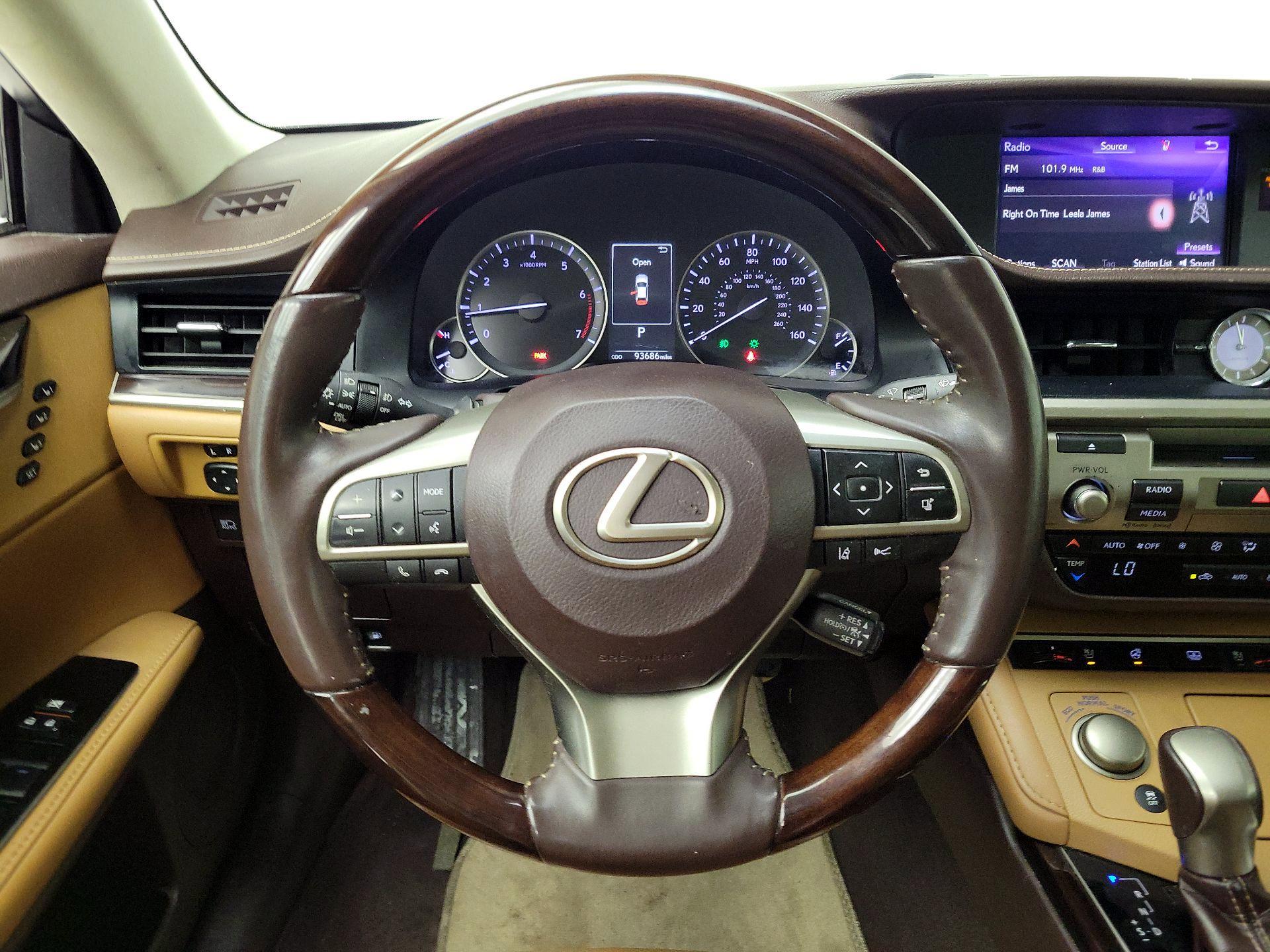 Thumbnail: 2018 Lexus ES - 10