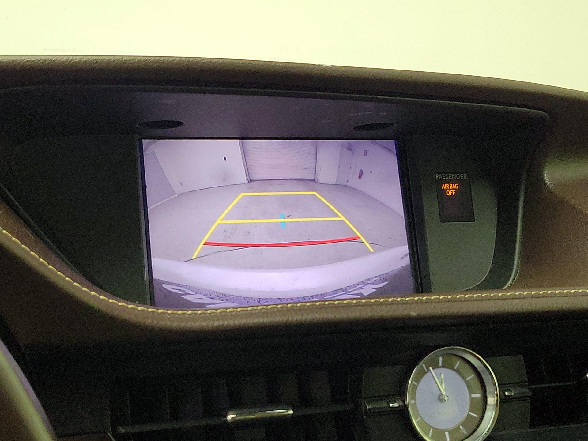 Thumbnail: 2018 Lexus ES - 14