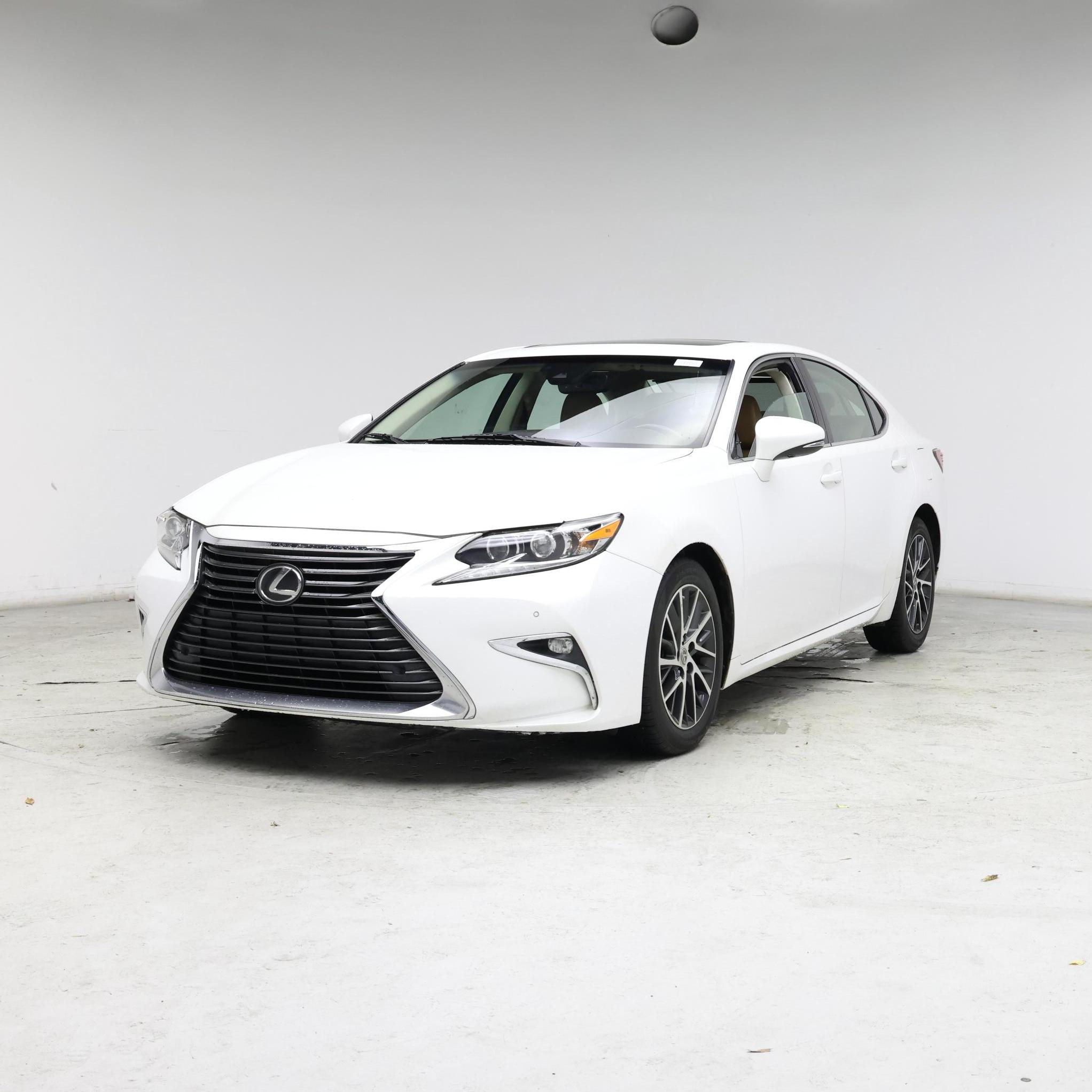 Thumbnail: 2018 Lexus ES - 4