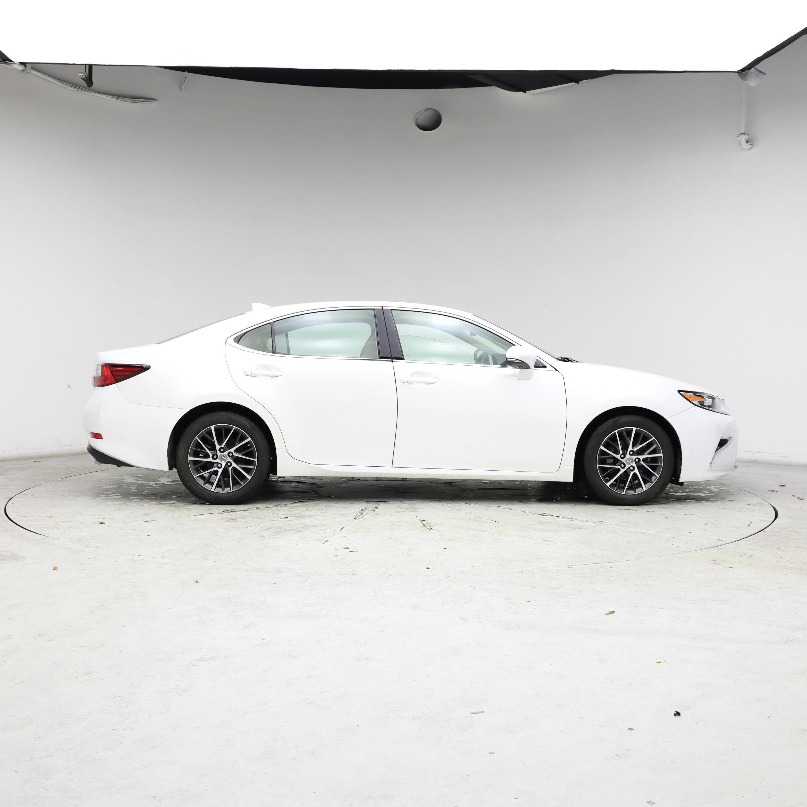 Thumbnail: 2018 Lexus ES - 7