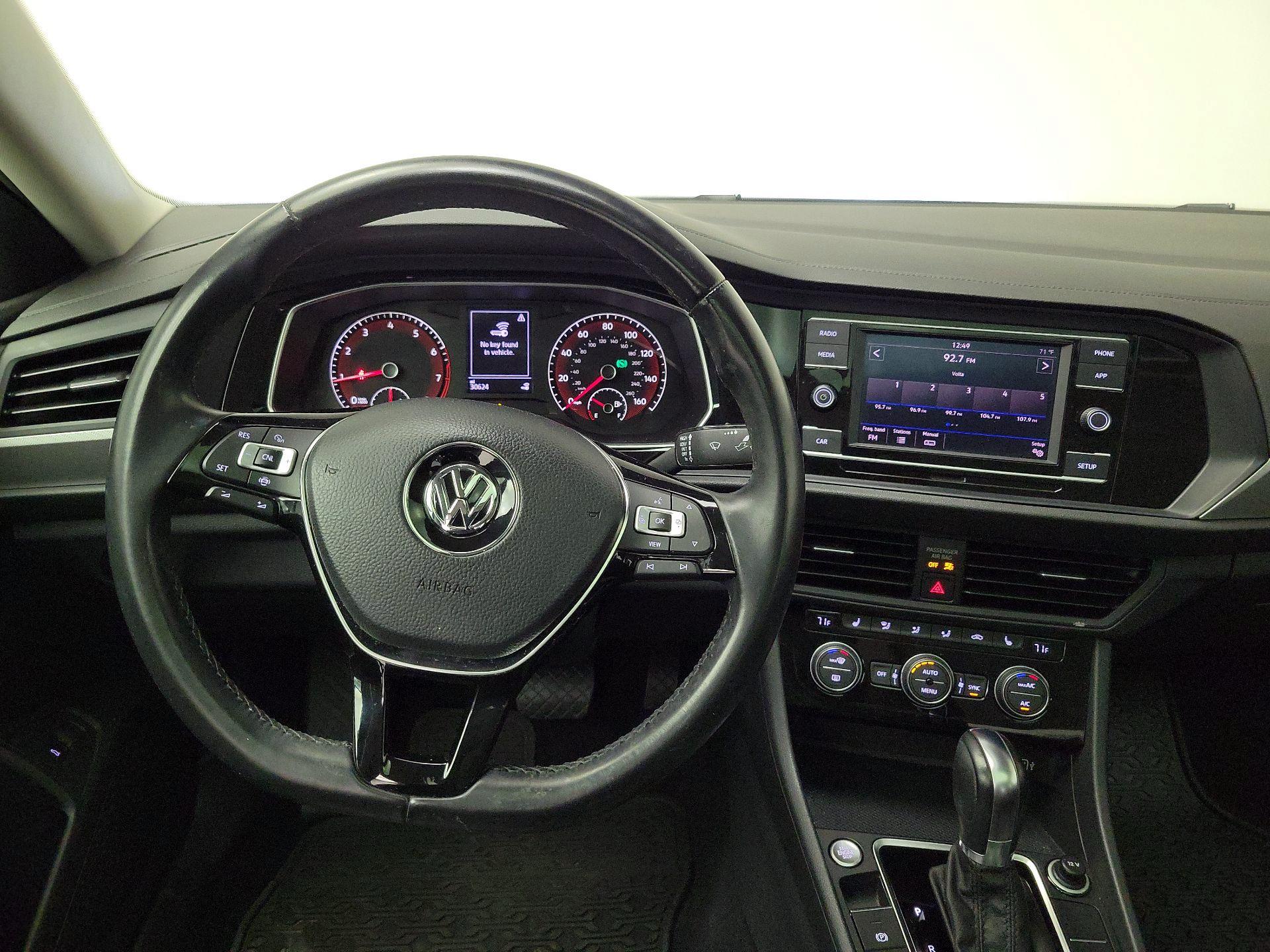Thumbnail: 2019 Volkswagen Jetta - 10