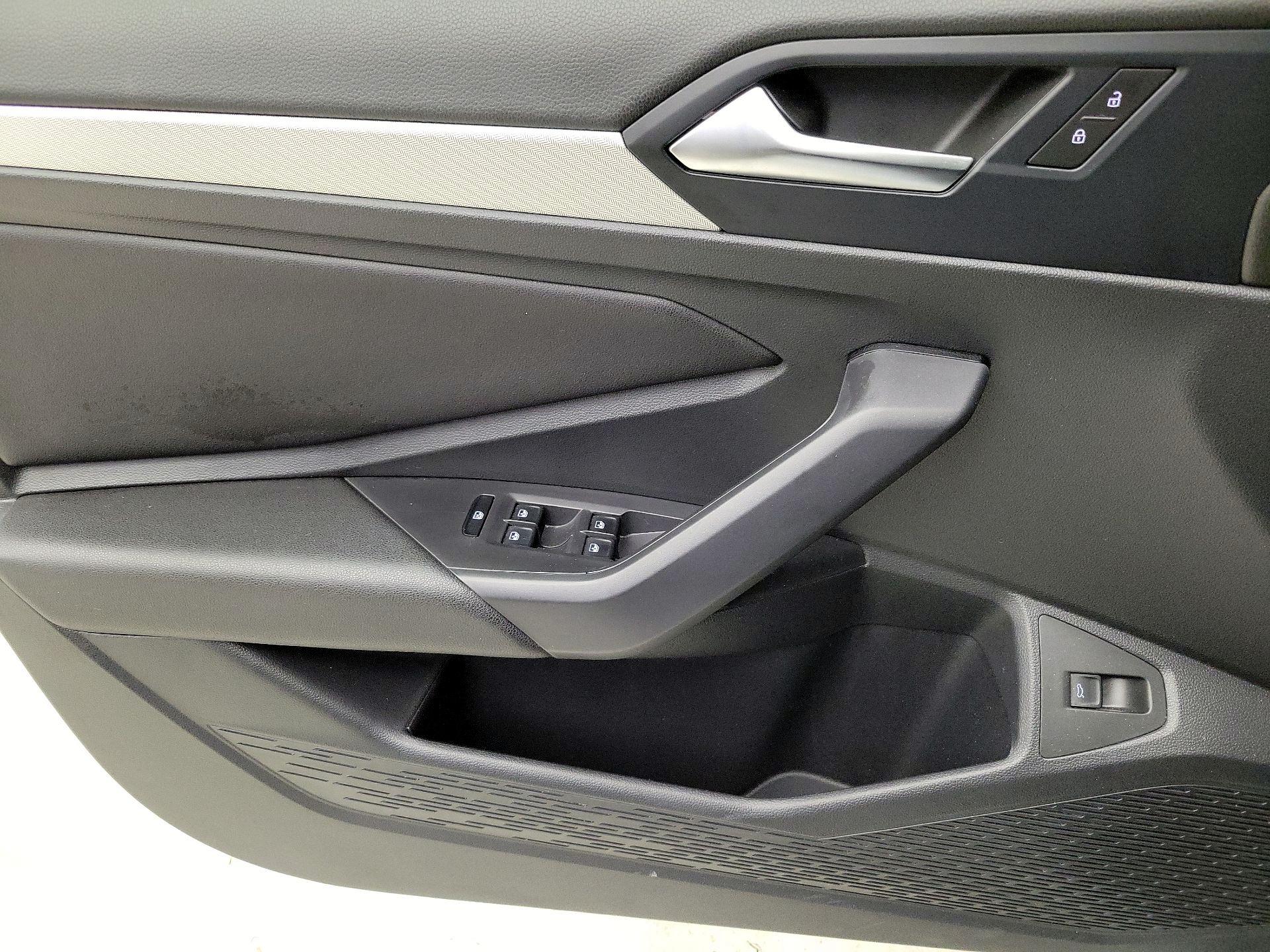 Thumbnail: 2019 Volkswagen Jetta - 12