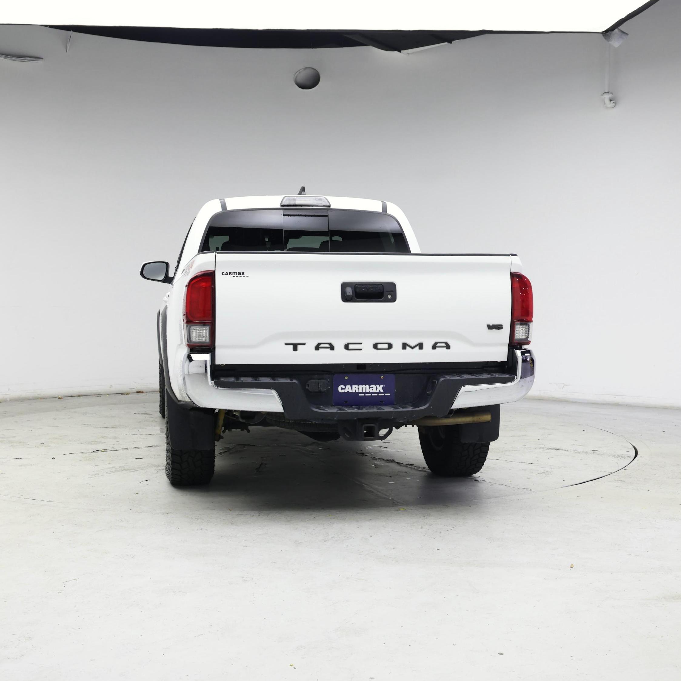 Thumbnail: 2018 Toyota Tacoma - 6