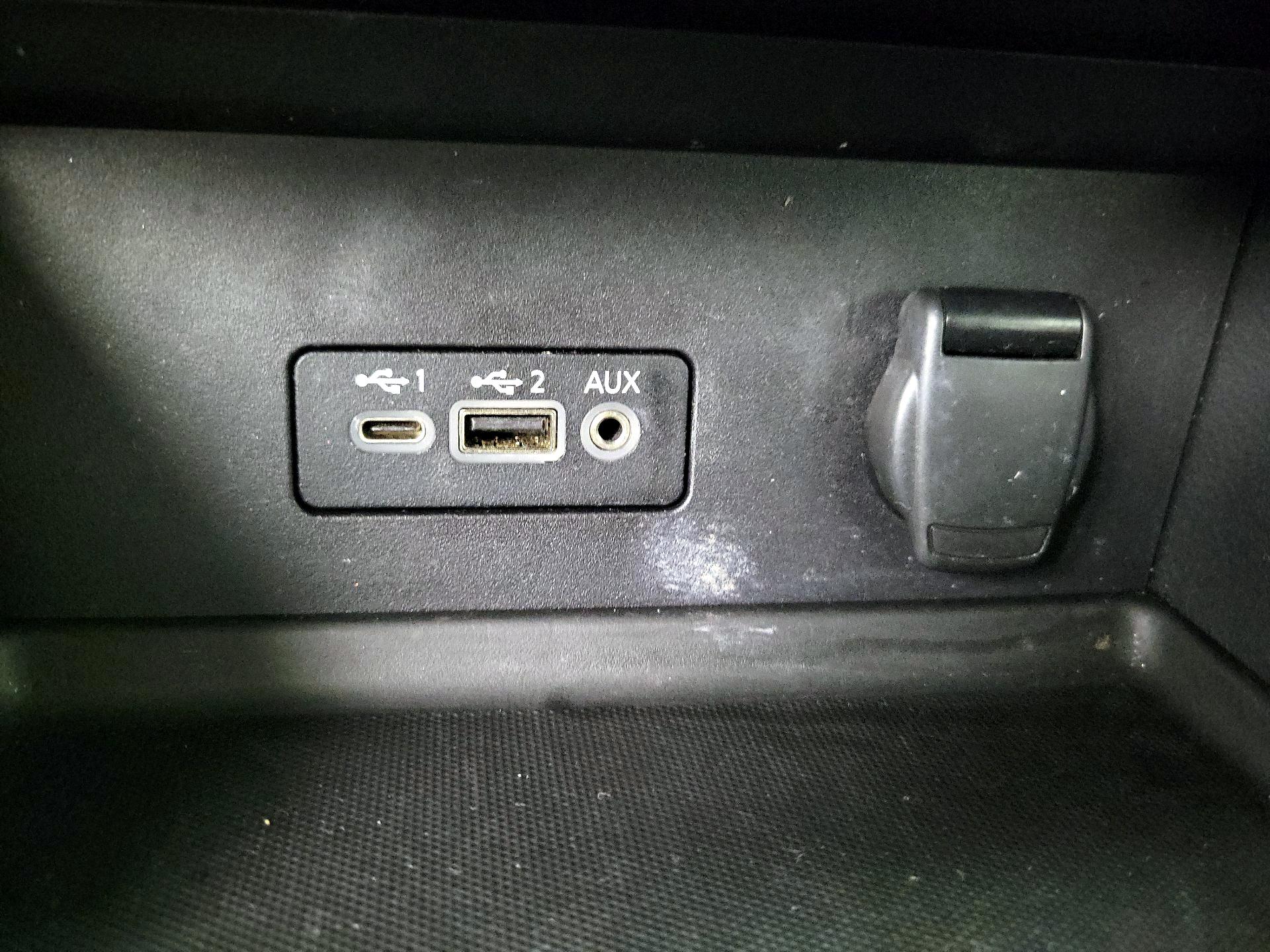 Thumbnail: 2020 Nissan Sentra - 18