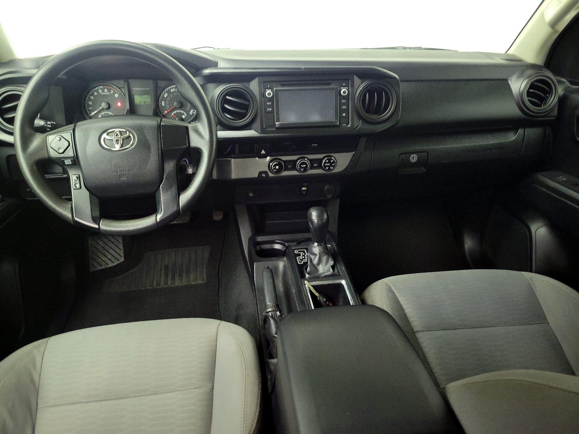 Thumbnail: 2016 Toyota Tacoma - 9