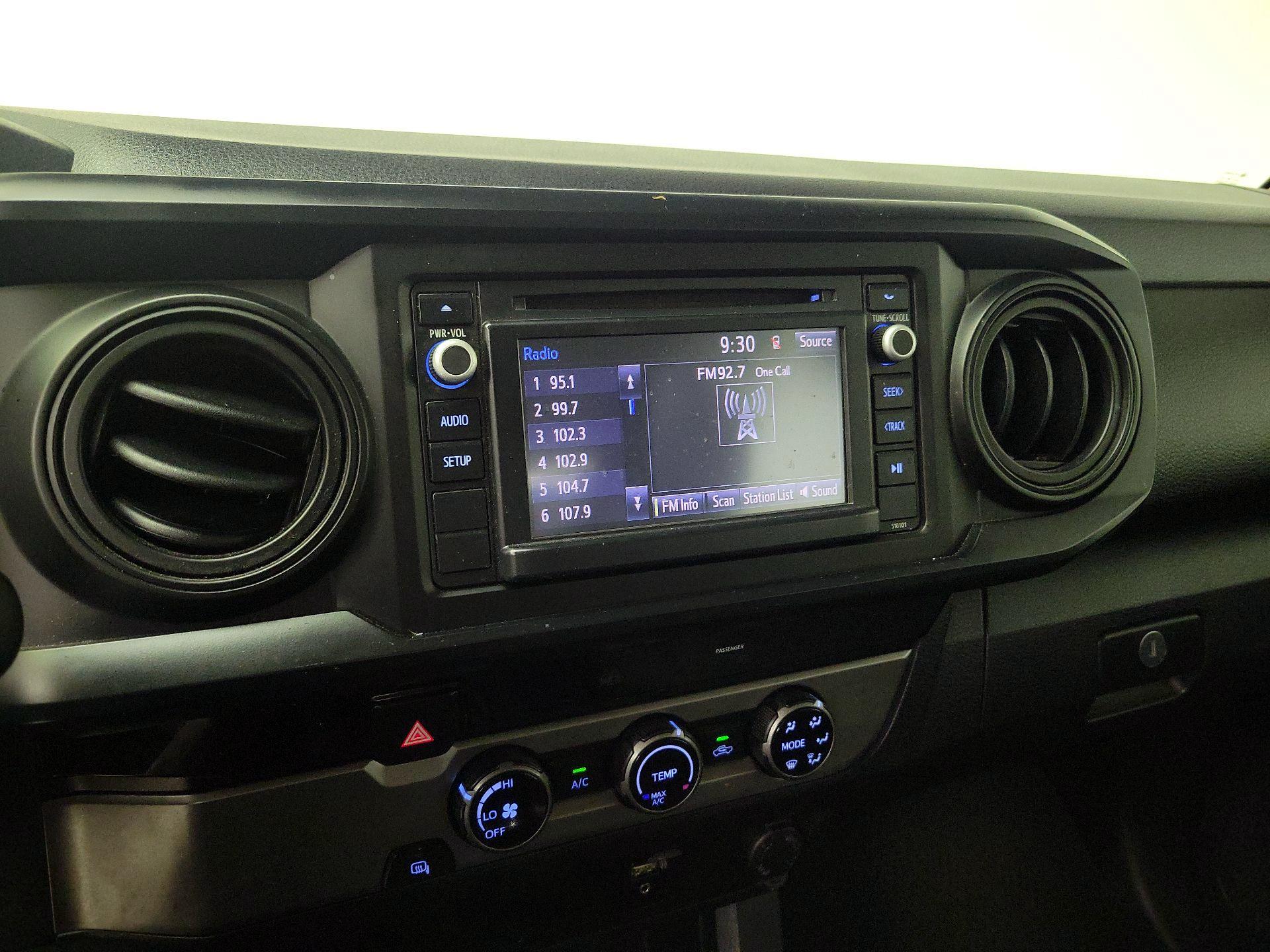 Thumbnail: 2016 Toyota Tacoma - 15