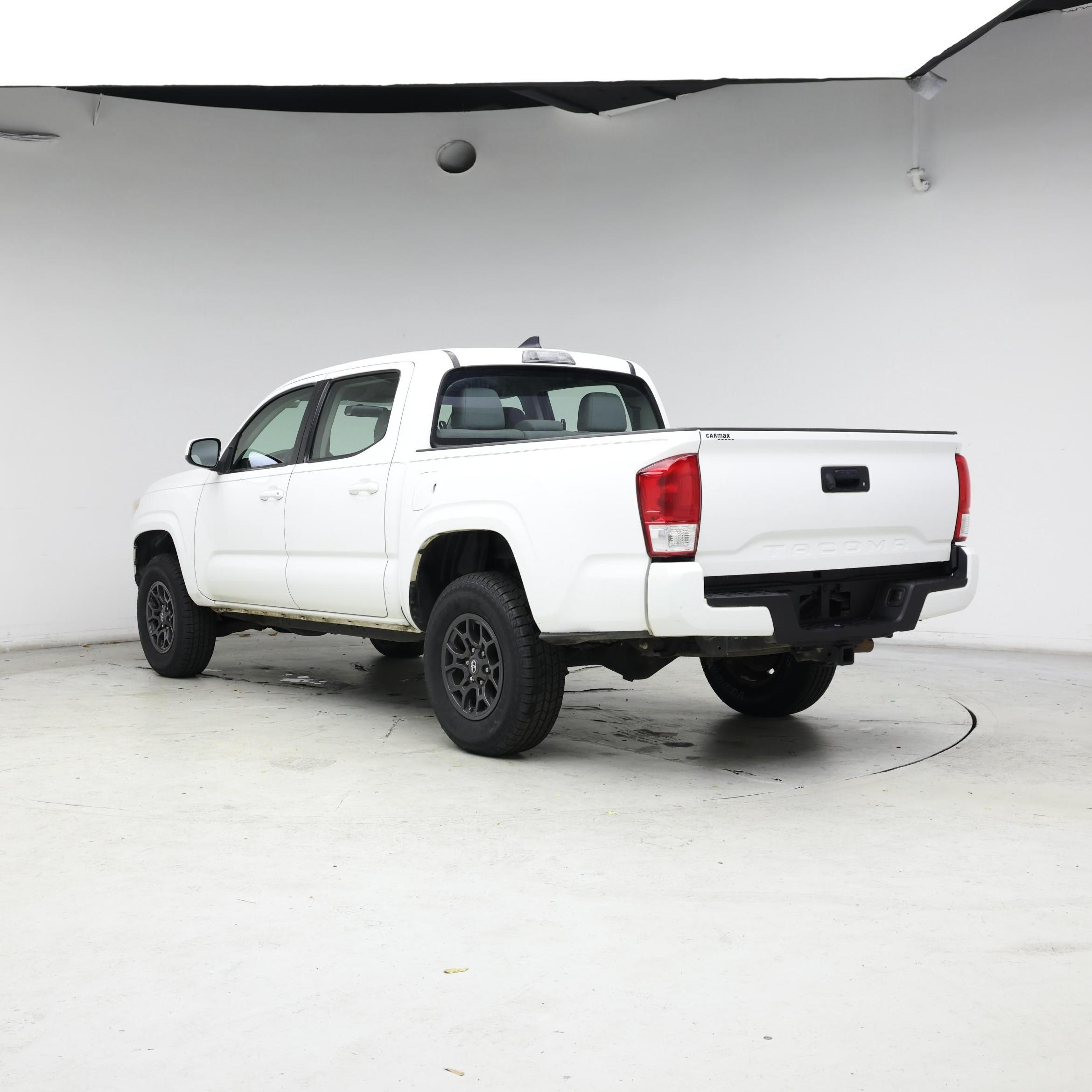 Thumbnail: 2016 Toyota Tacoma - 2