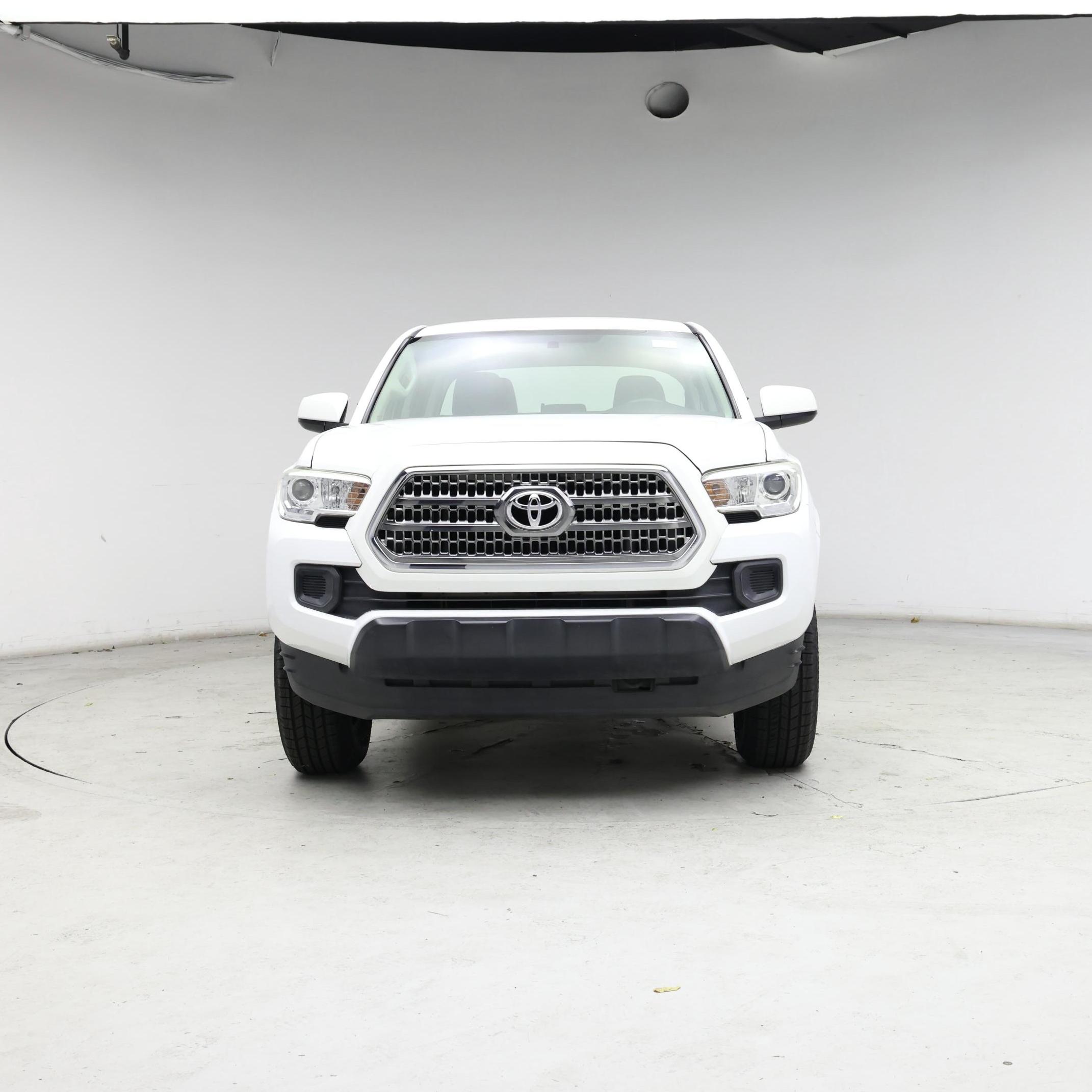 Thumbnail: 2016 Toyota Tacoma - 5