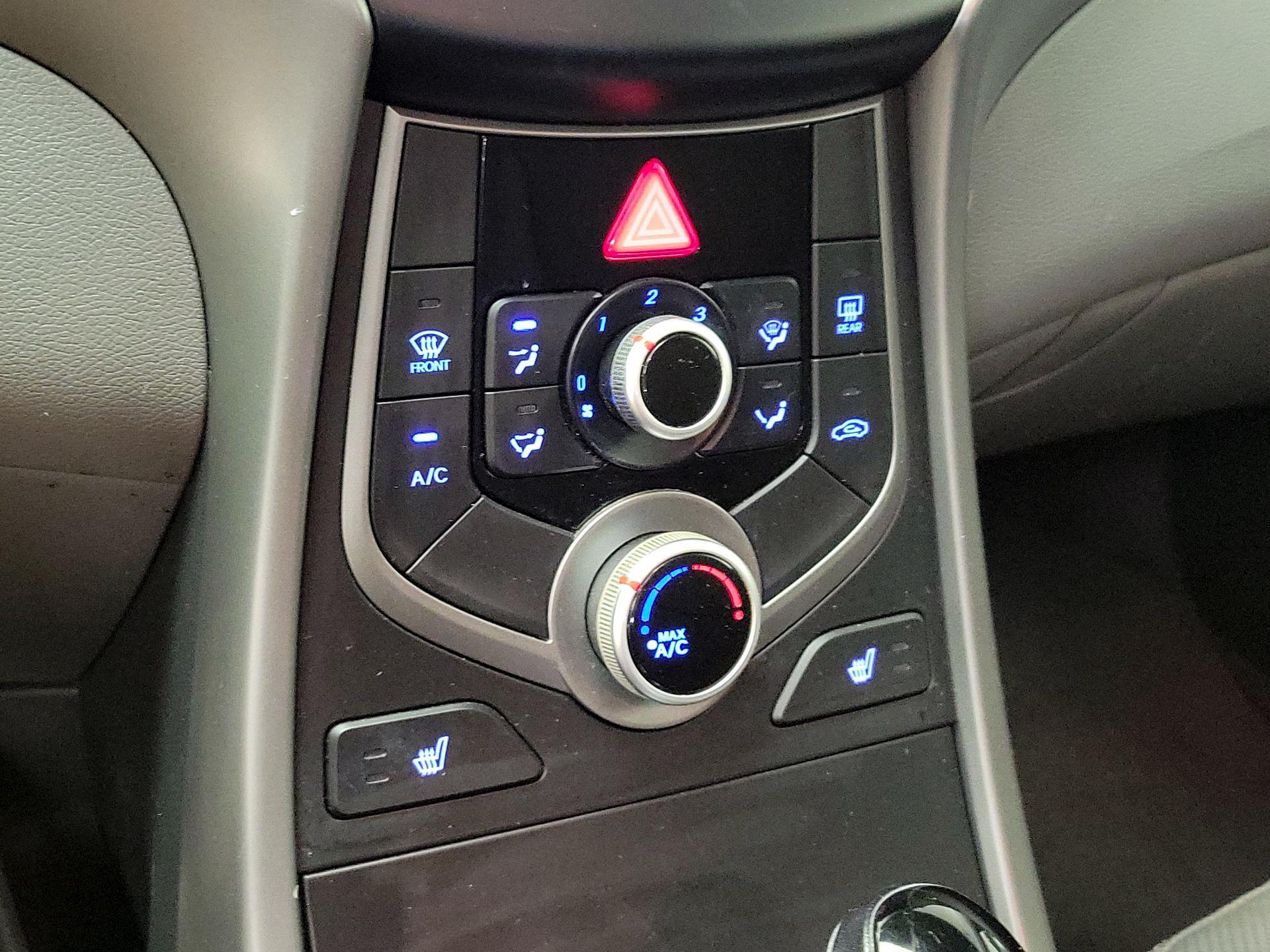 Thumbnail: 2015 Hyundai Elantra - 16