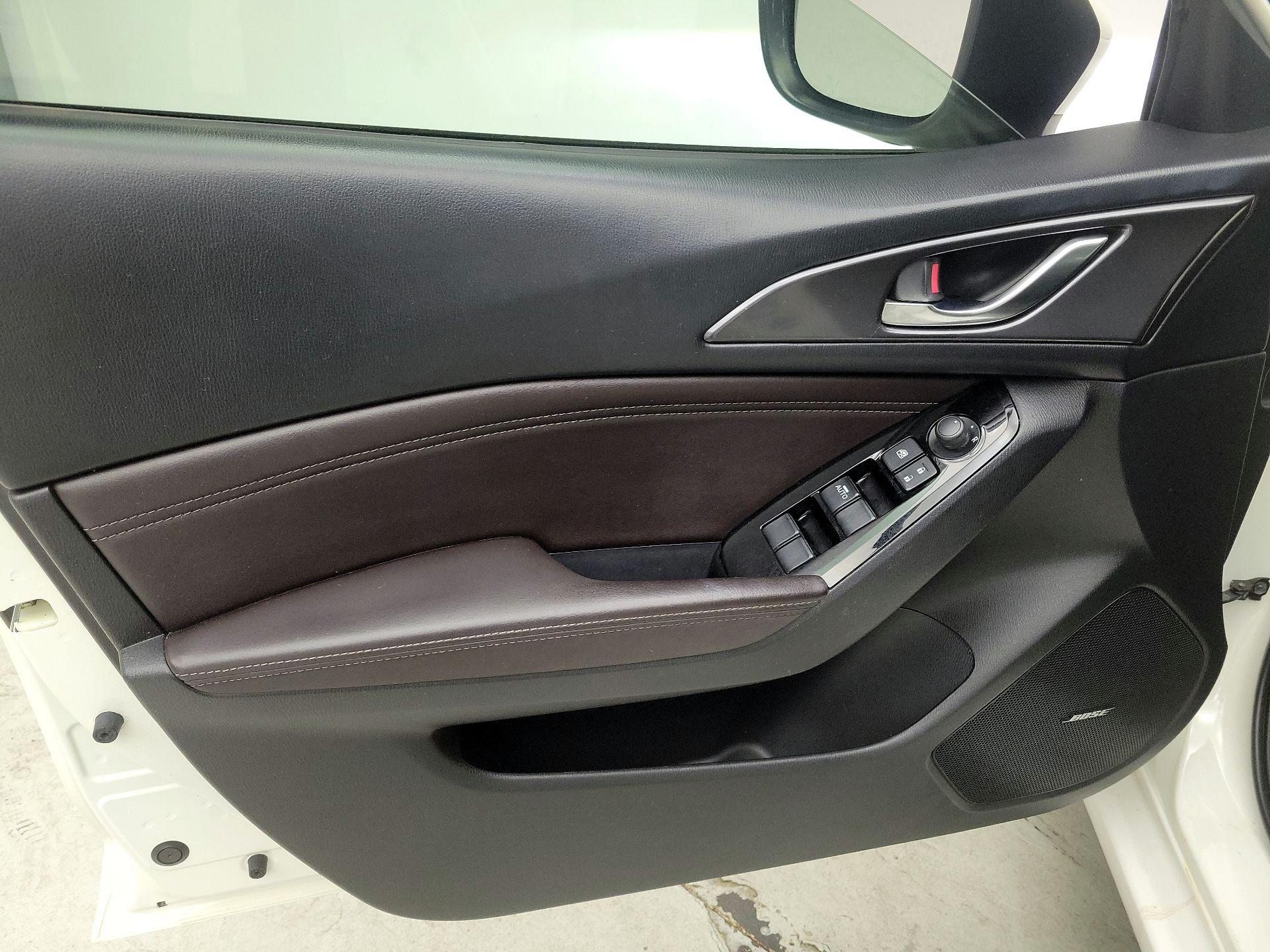 Thumbnail: 2018 Mazda Mazda3 - 12