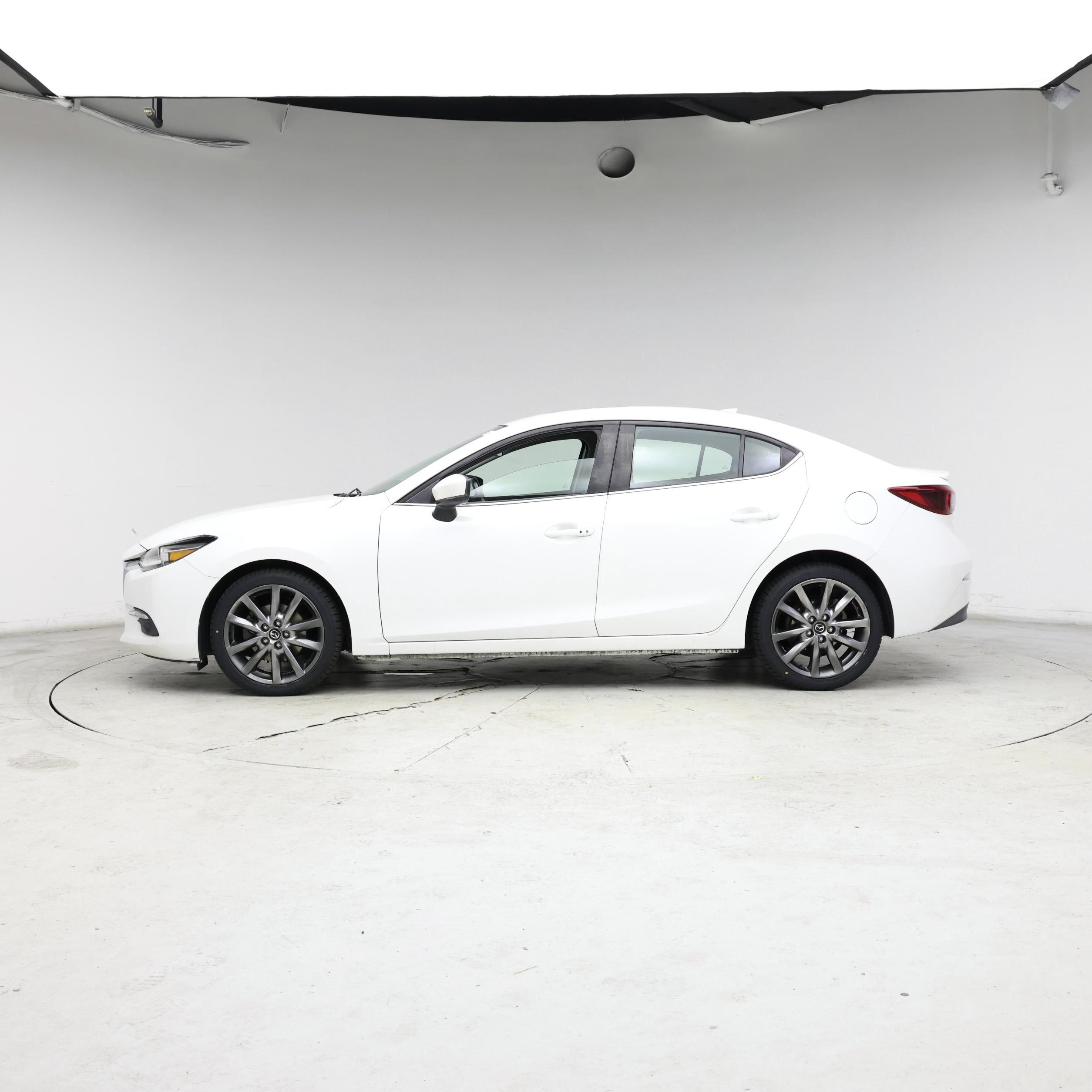 Thumbnail: 2018 Mazda Mazda3 - 3