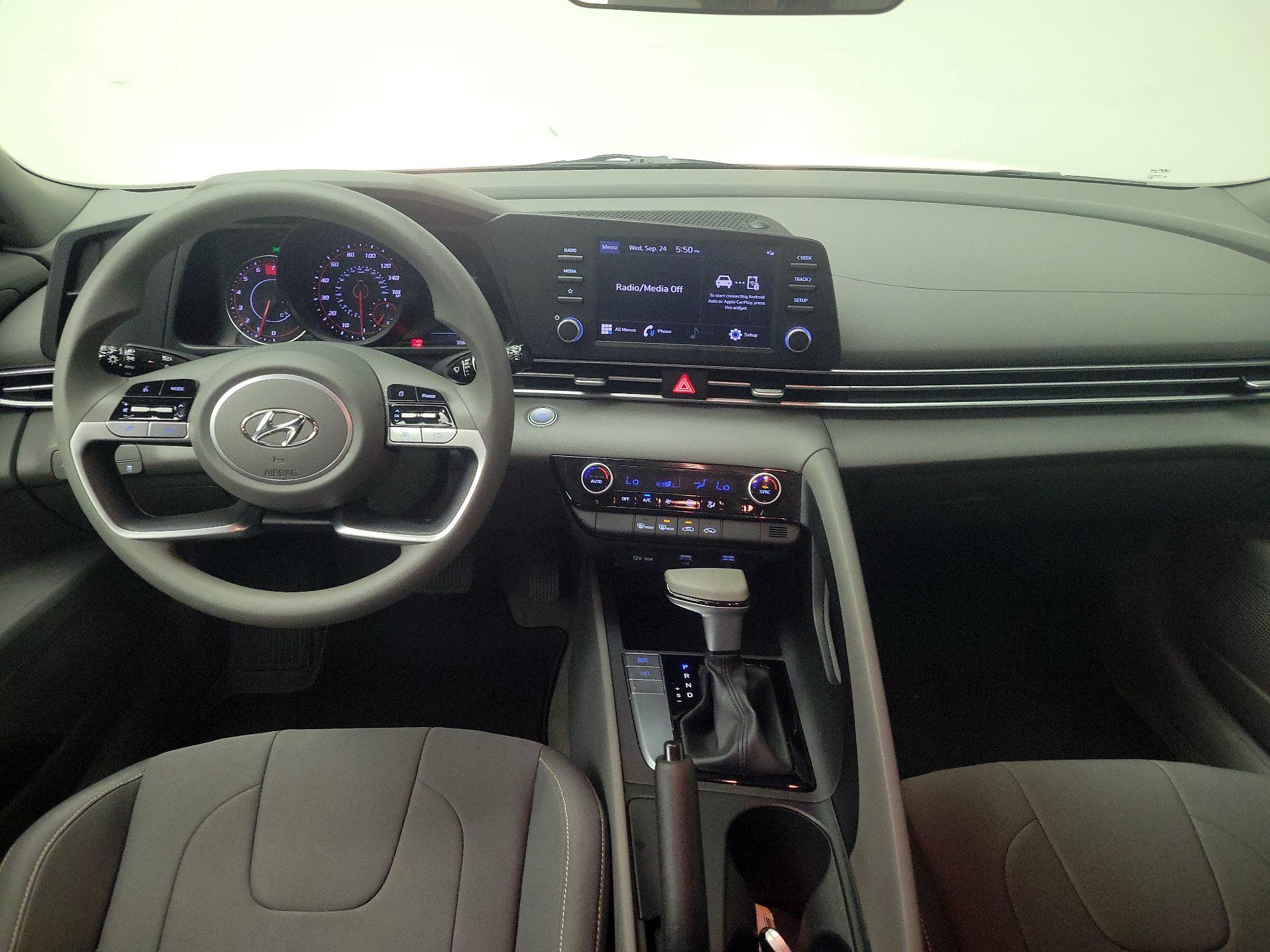 Thumbnail: 2023 Hyundai Elantra - 9