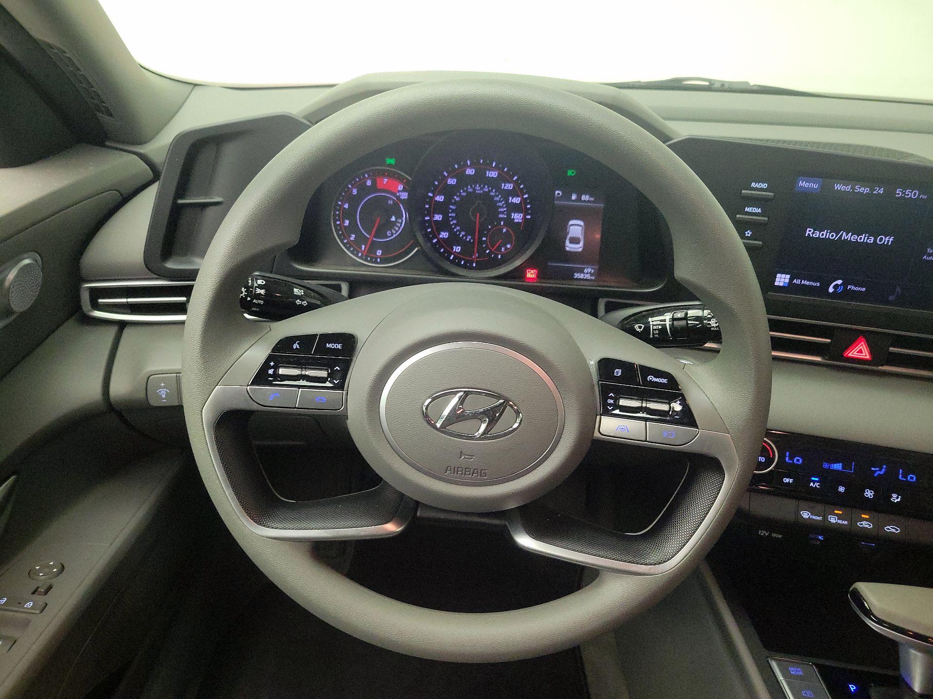 Thumbnail: 2023 Hyundai Elantra - 10