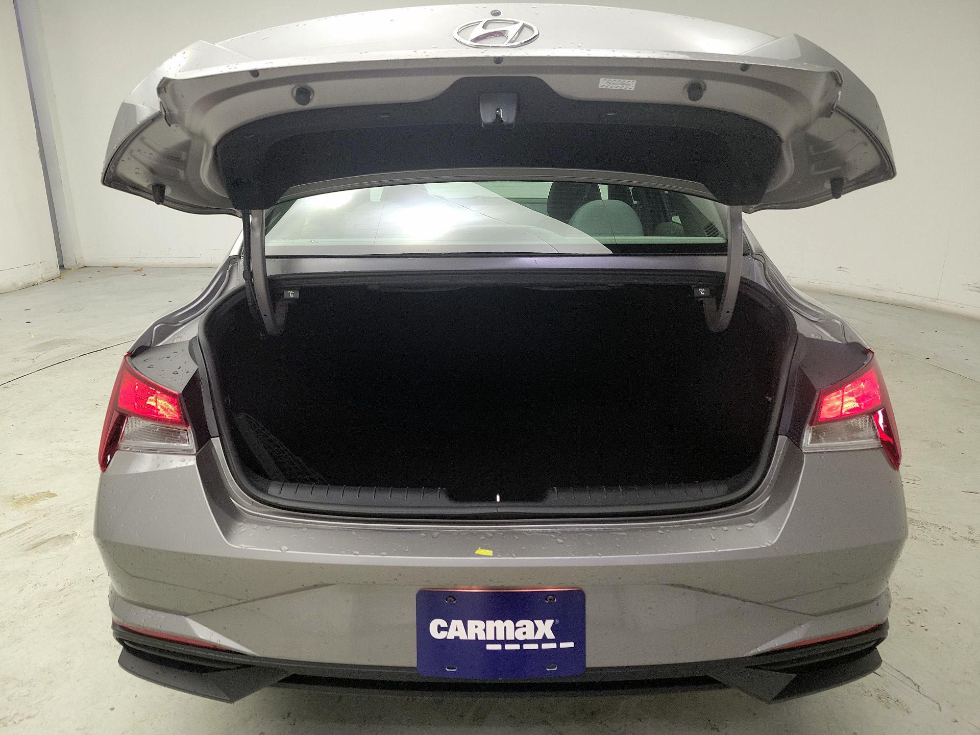 Thumbnail: 2023 Hyundai Elantra - 20