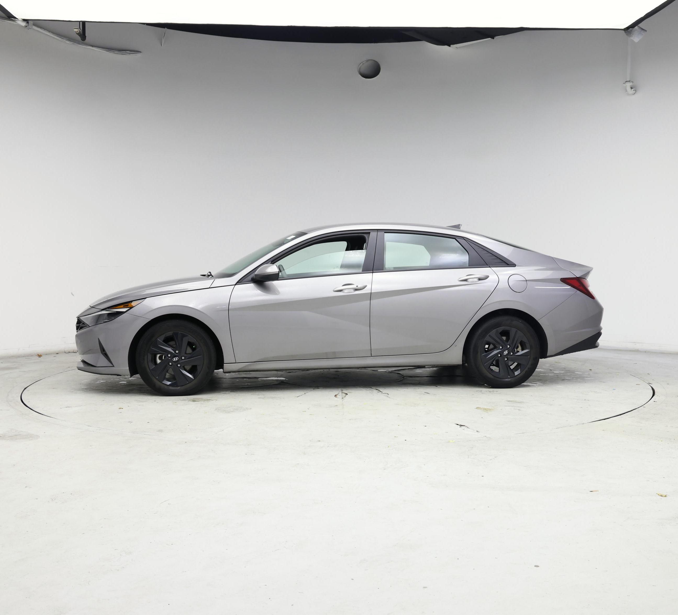 Thumbnail: 2023 Hyundai Elantra - 3