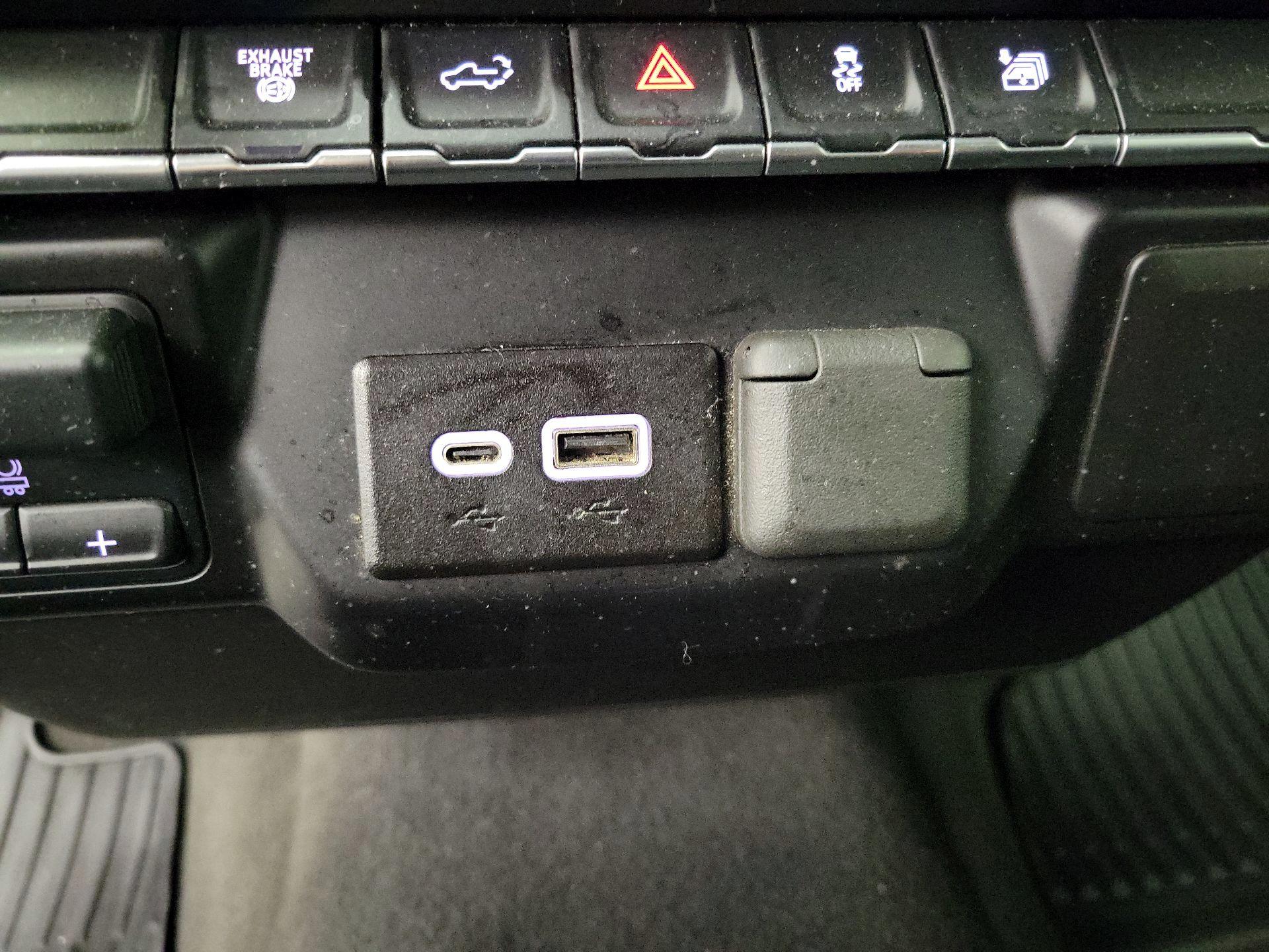 Thumbnail: 2023 Chevrolet Silverado 2500 - 18