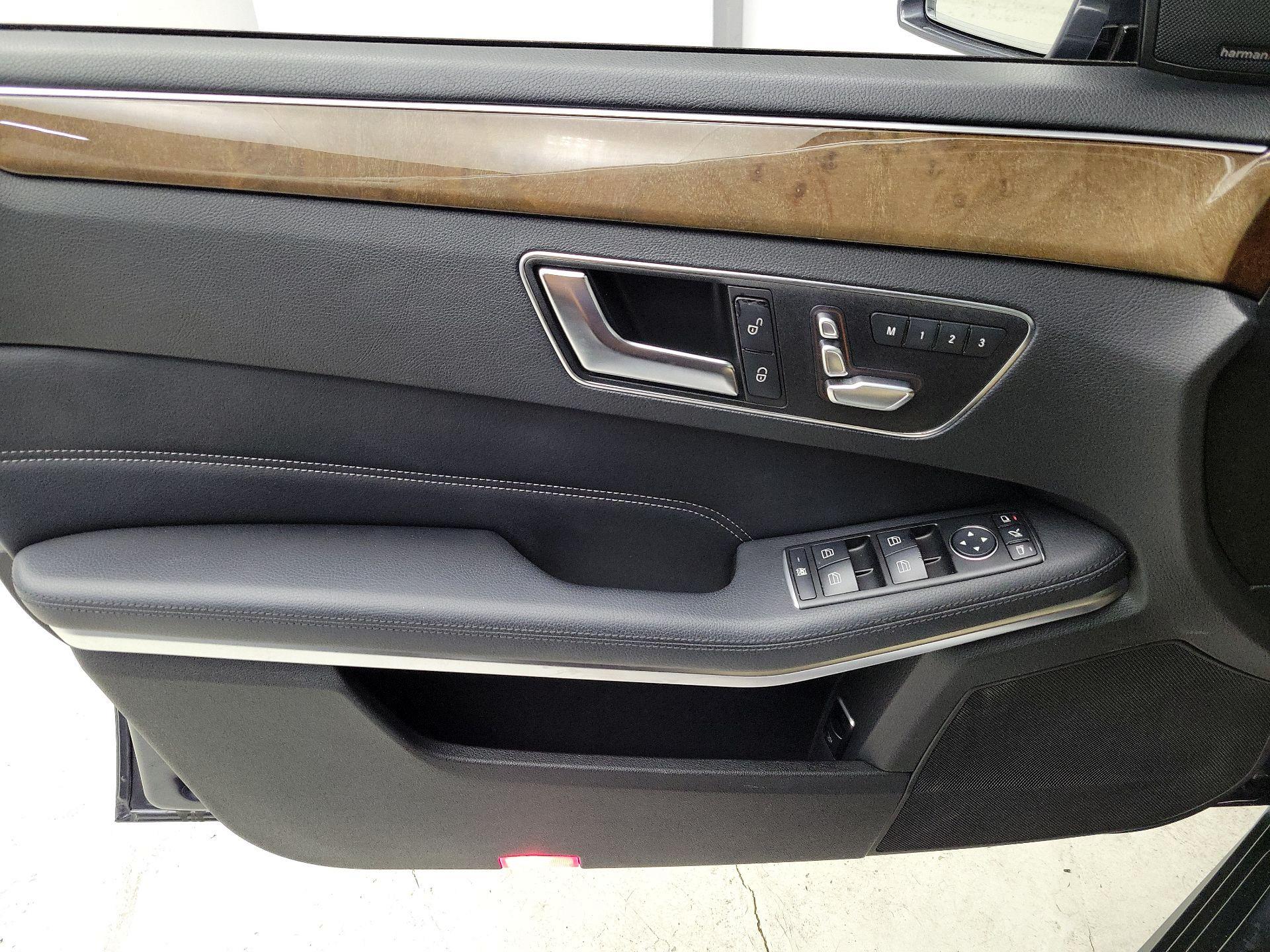 Thumbnail: 2016 Mercedes-Benz E-Class - 12